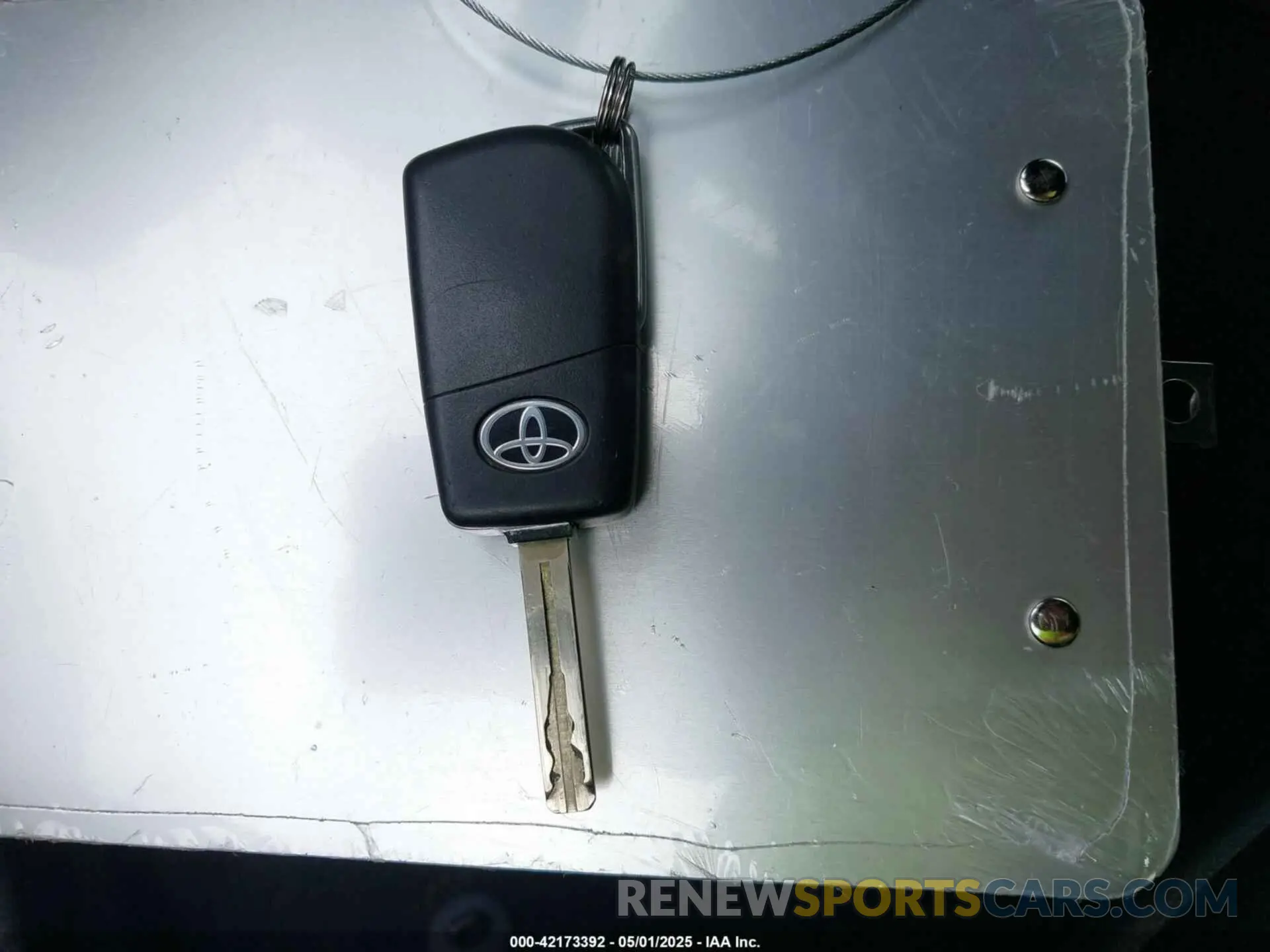 11 Photograph of a damaged car 4T1B11HK5KU714943 TOYOTA CAMRY 2019