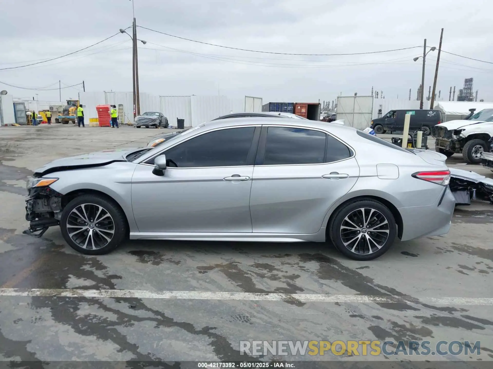14 Photograph of a damaged car 4T1B11HK5KU714943 TOYOTA CAMRY 2019
