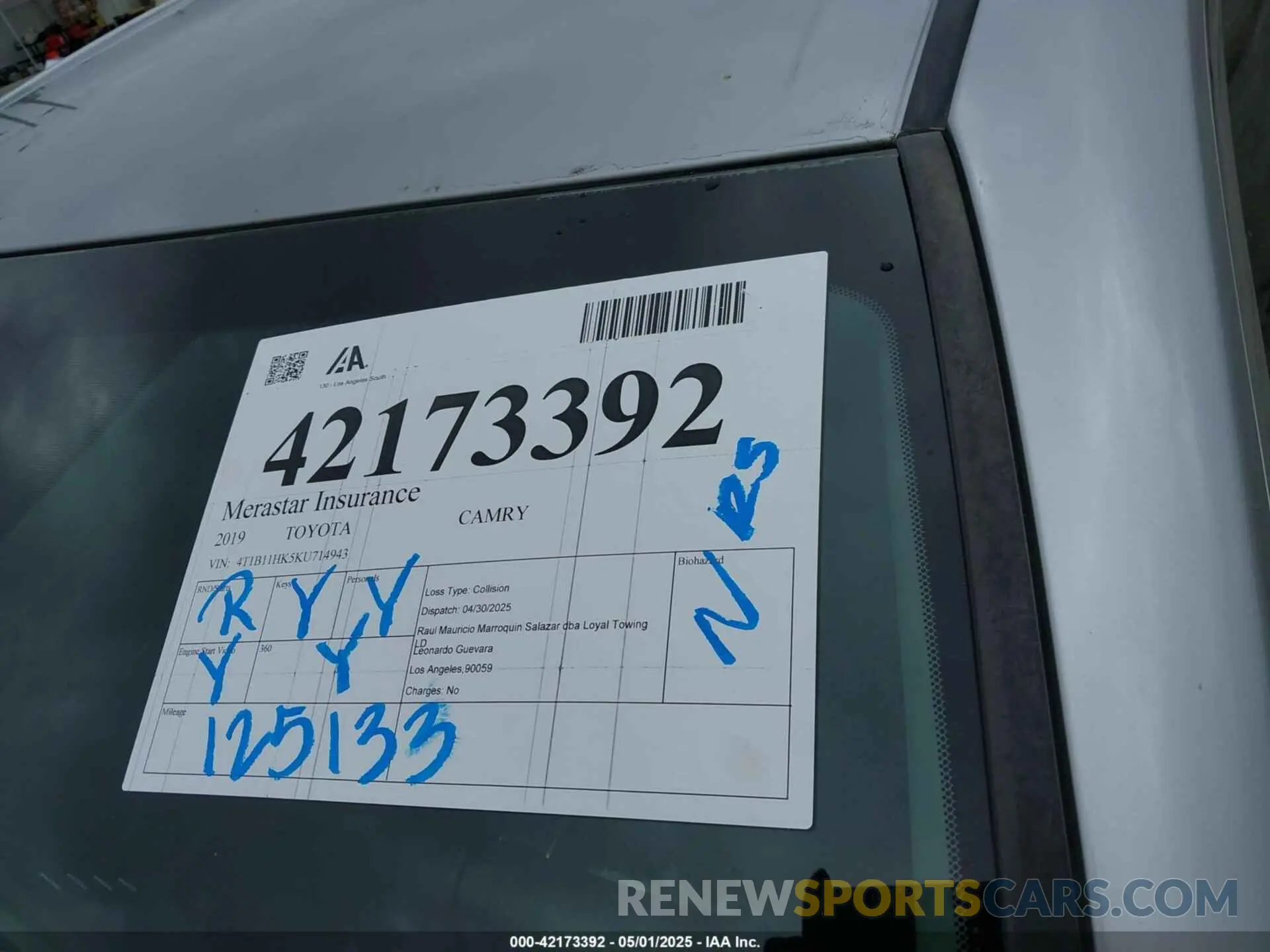 17 Photograph of a damaged car 4T1B11HK5KU714943 TOYOTA CAMRY 2019