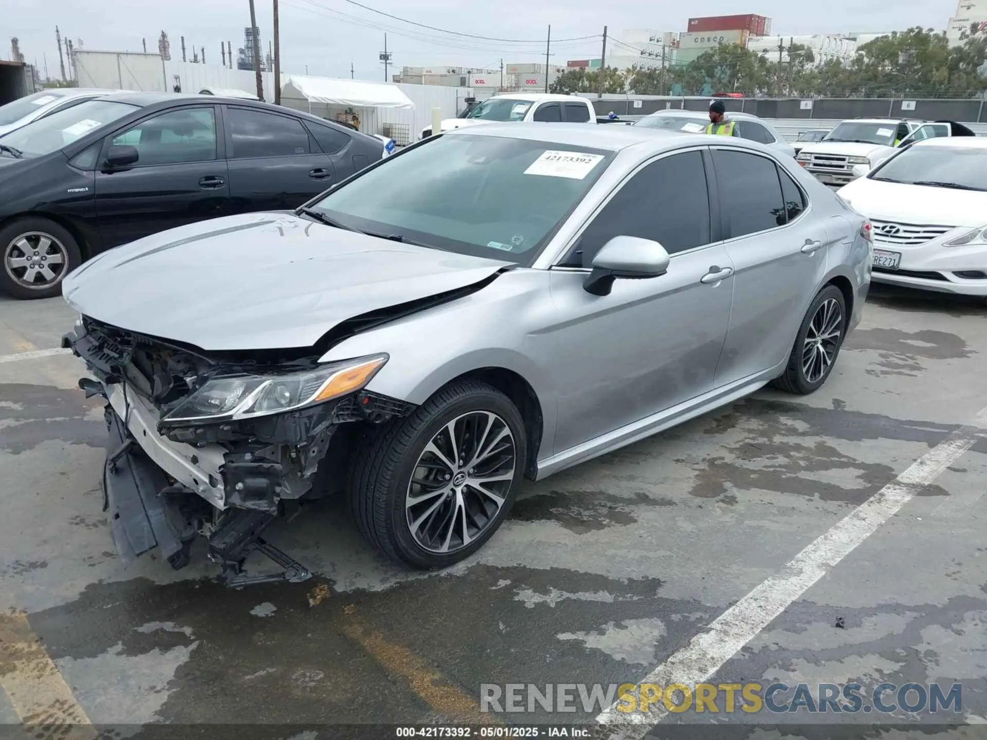2 Photograph of a damaged car 4T1B11HK5KU714943 TOYOTA CAMRY 2019