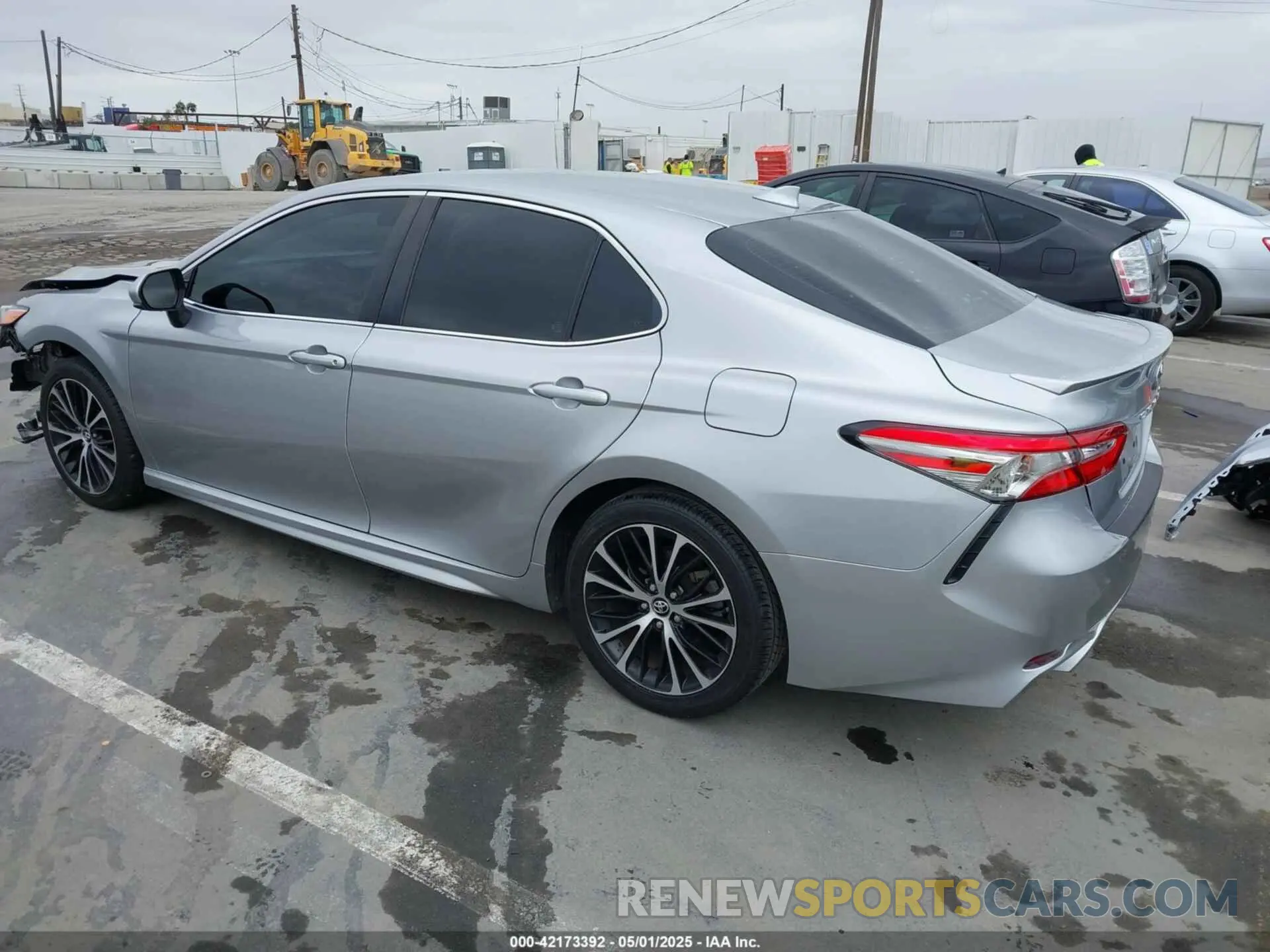 3 Photograph of a damaged car 4T1B11HK5KU714943 TOYOTA CAMRY 2019