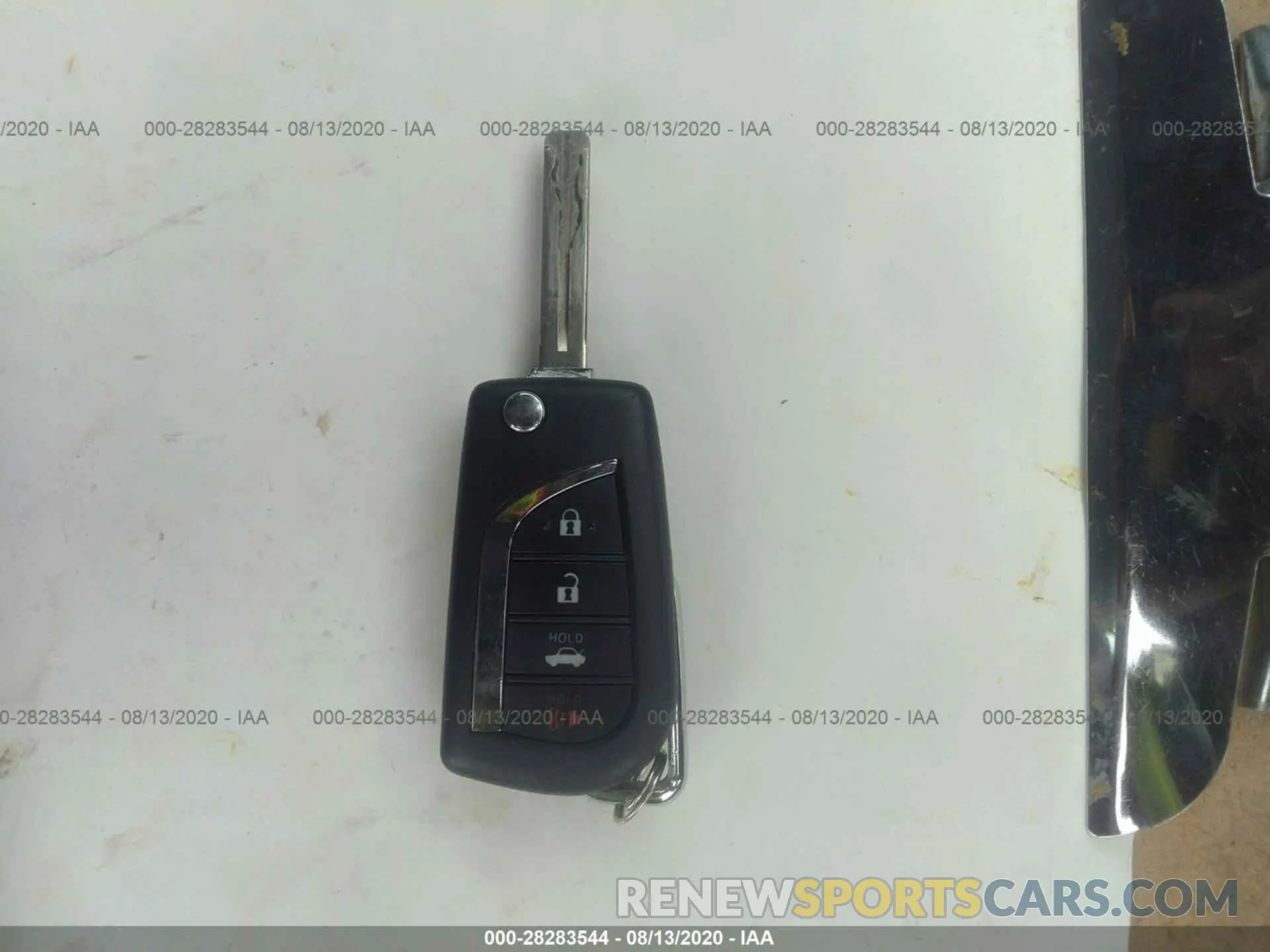 11 Photograph of a damaged car 4T1B11HK5KU718068 TOYOTA CAMRY 2019