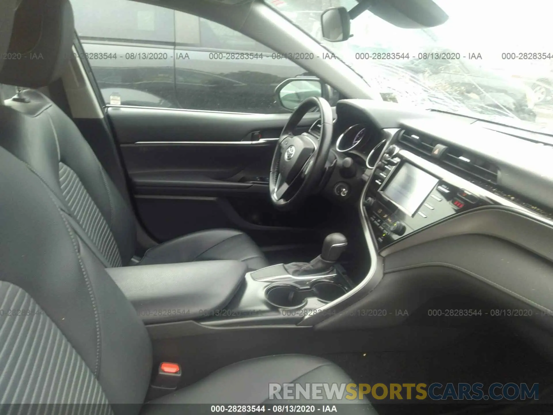 5 Photograph of a damaged car 4T1B11HK5KU718068 TOYOTA CAMRY 2019