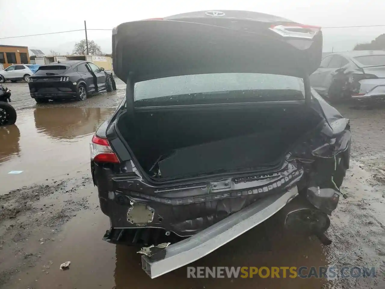 6 Photograph of a damaged car 4T1B11HK5KU718863 TOYOTA CAMRY 2019