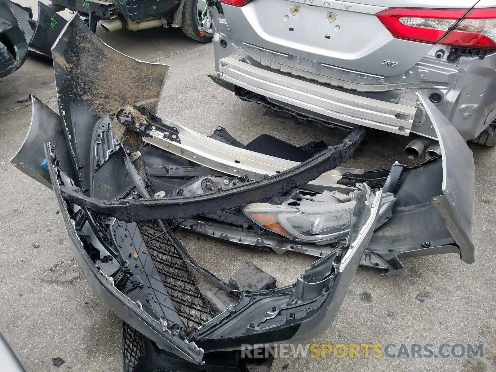 9 Photograph of a damaged car 4T1B11HK5KU719933 TOYOTA CAMRY 2019