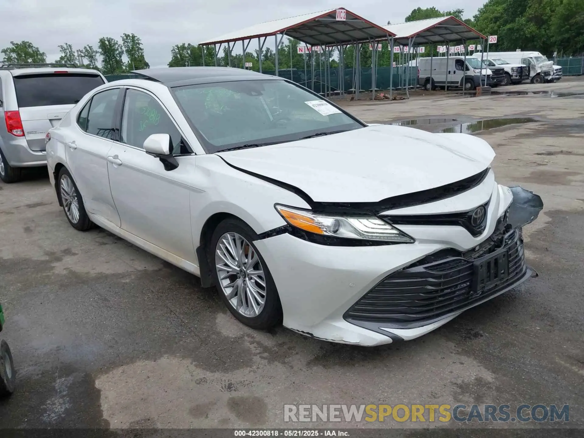 1 Photograph of a damaged car 4T1B11HK5KU720581 TOYOTA CAMRY 2019