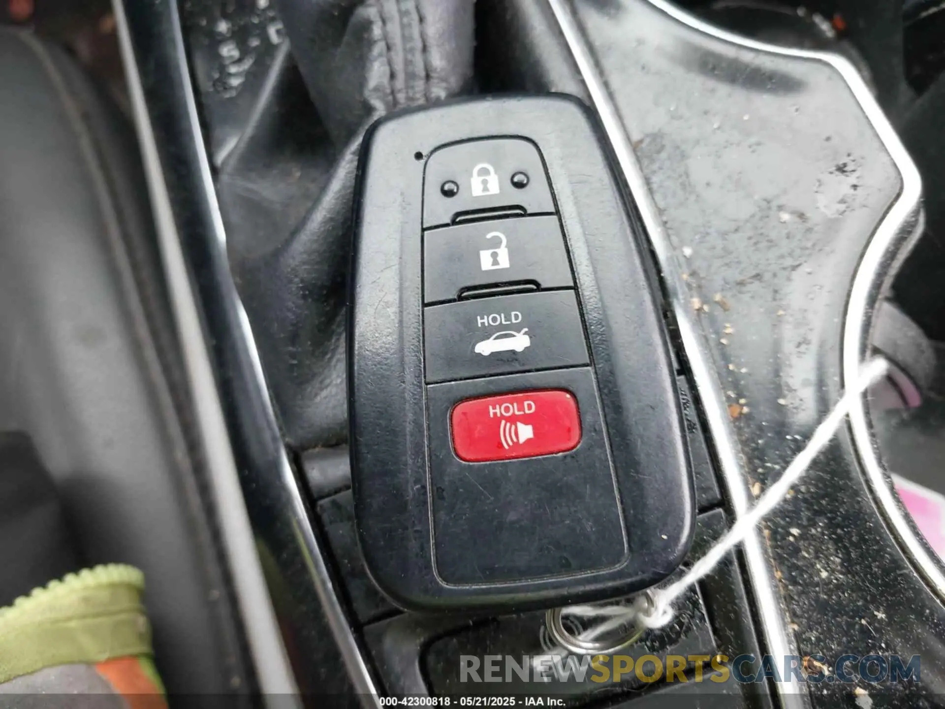 11 Photograph of a damaged car 4T1B11HK5KU720581 TOYOTA CAMRY 2019