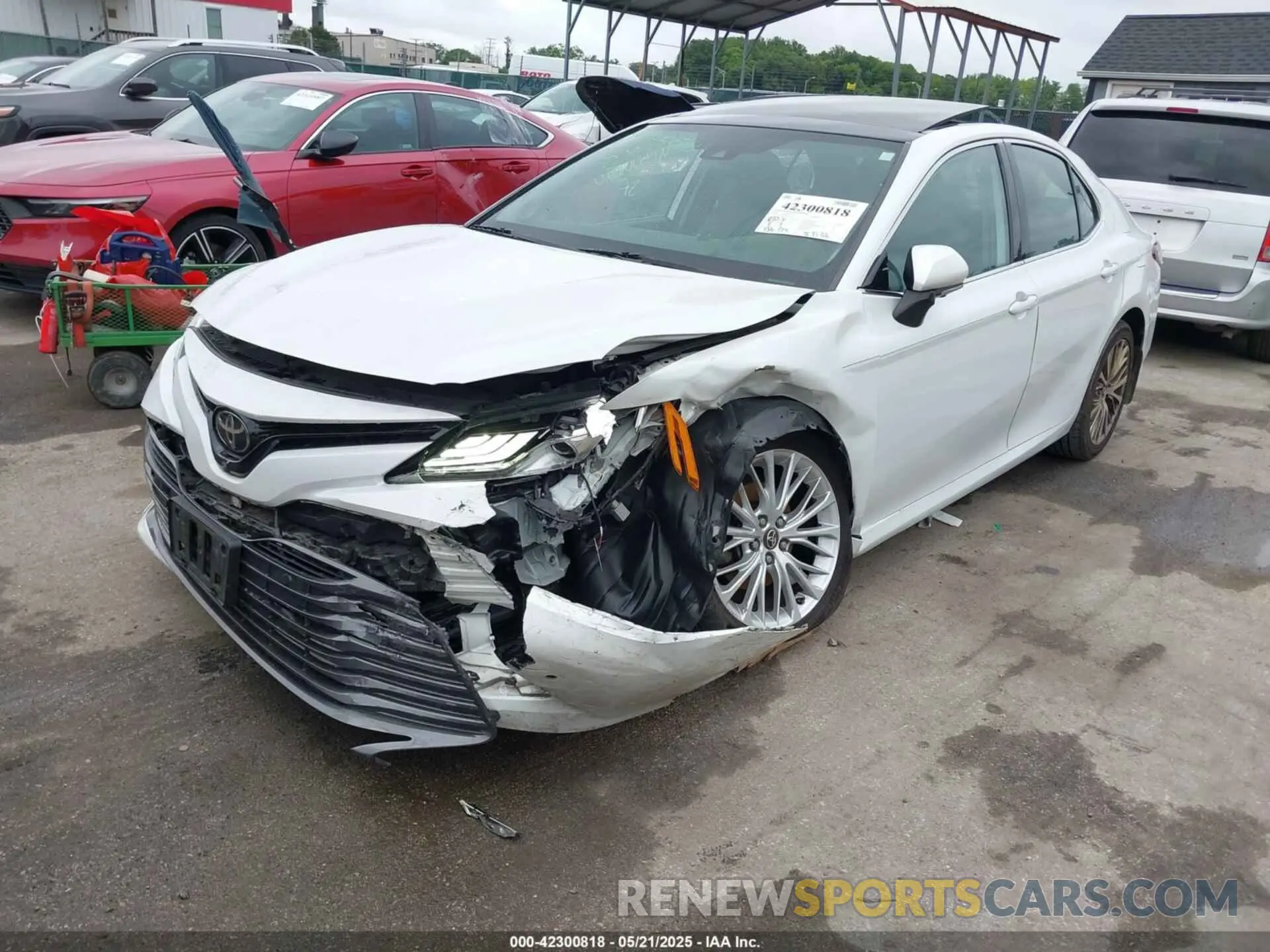 2 Photograph of a damaged car 4T1B11HK5KU720581 TOYOTA CAMRY 2019