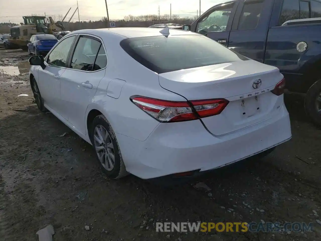 3 Photograph of a damaged car 4T1B11HK5KU720628 TOYOTA CAMRY 2019