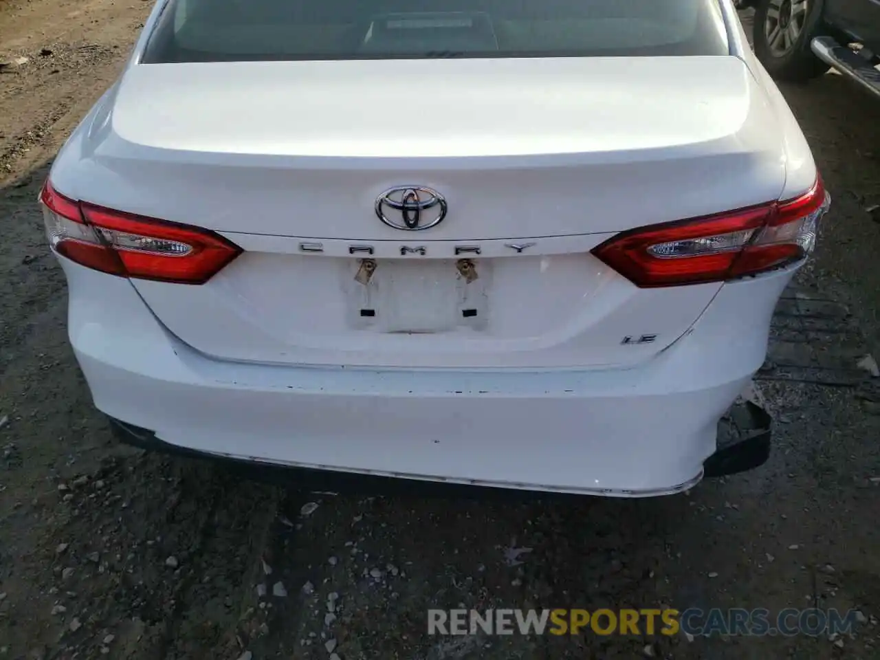 9 Photograph of a damaged car 4T1B11HK5KU720628 TOYOTA CAMRY 2019