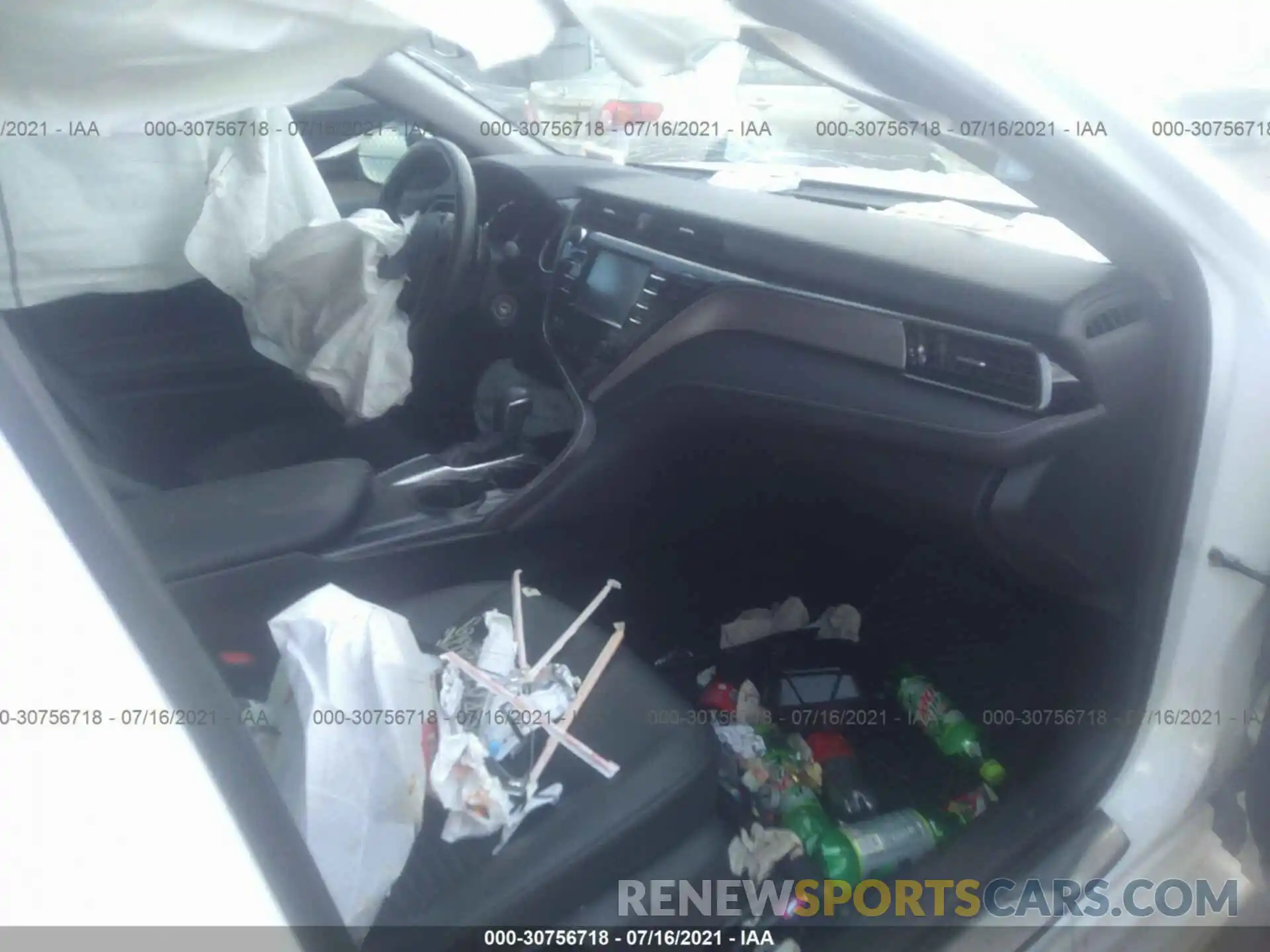 5 Photograph of a damaged car 4T1B11HK5KU724288 TOYOTA CAMRY 2019