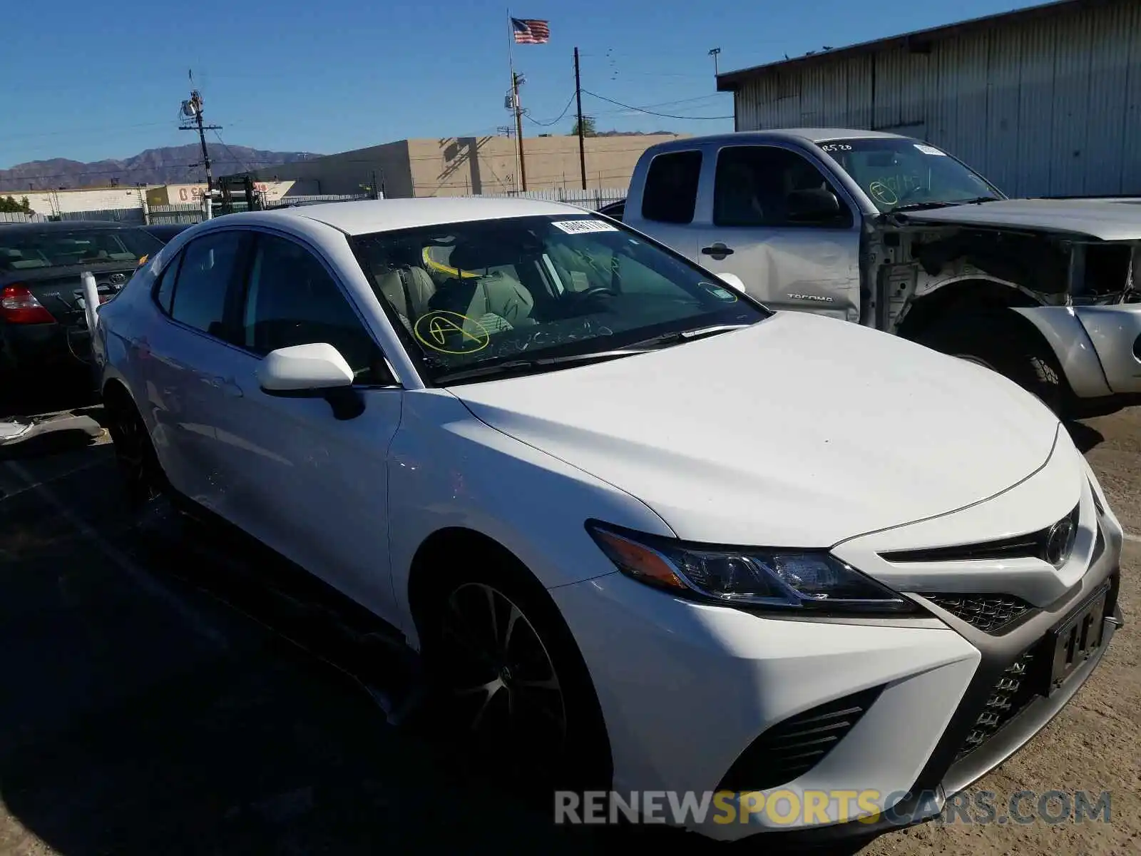 1 Photograph of a damaged car 4T1B11HK5KU731046 TOYOTA CAMRY 2019