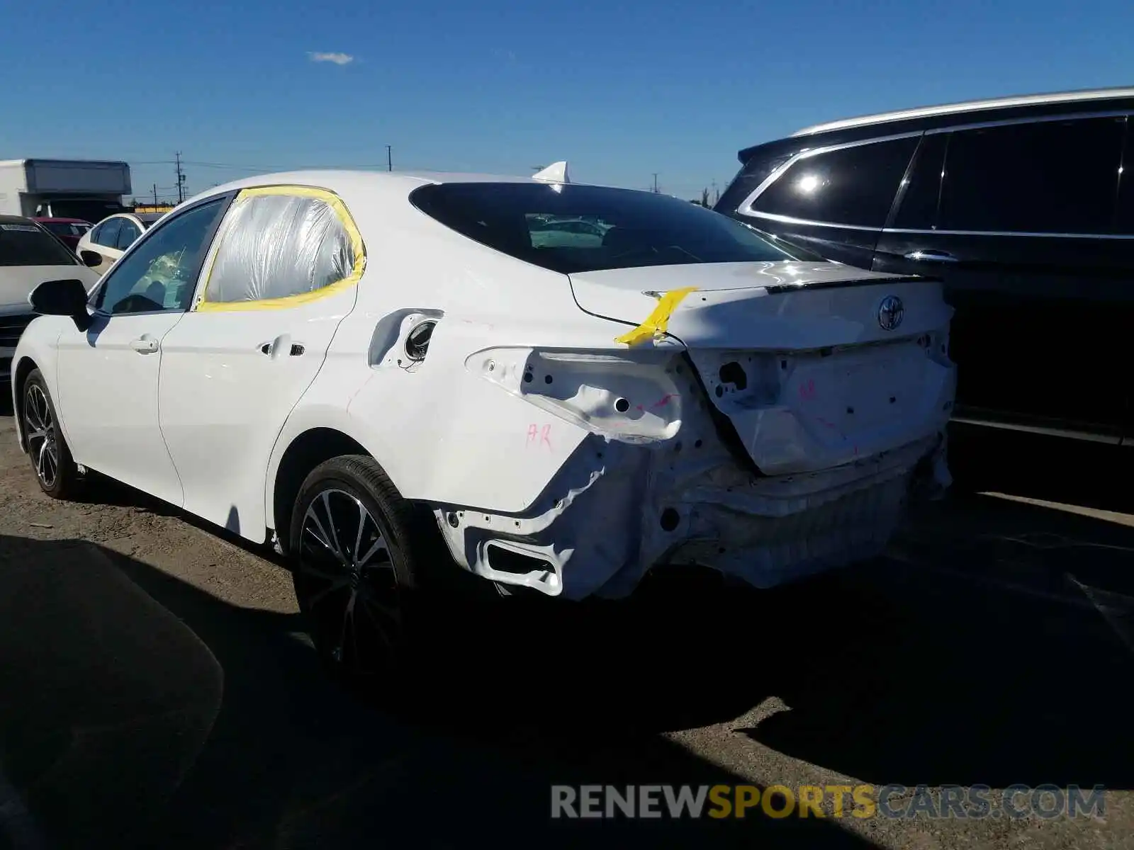 9 Photograph of a damaged car 4T1B11HK5KU731046 TOYOTA CAMRY 2019