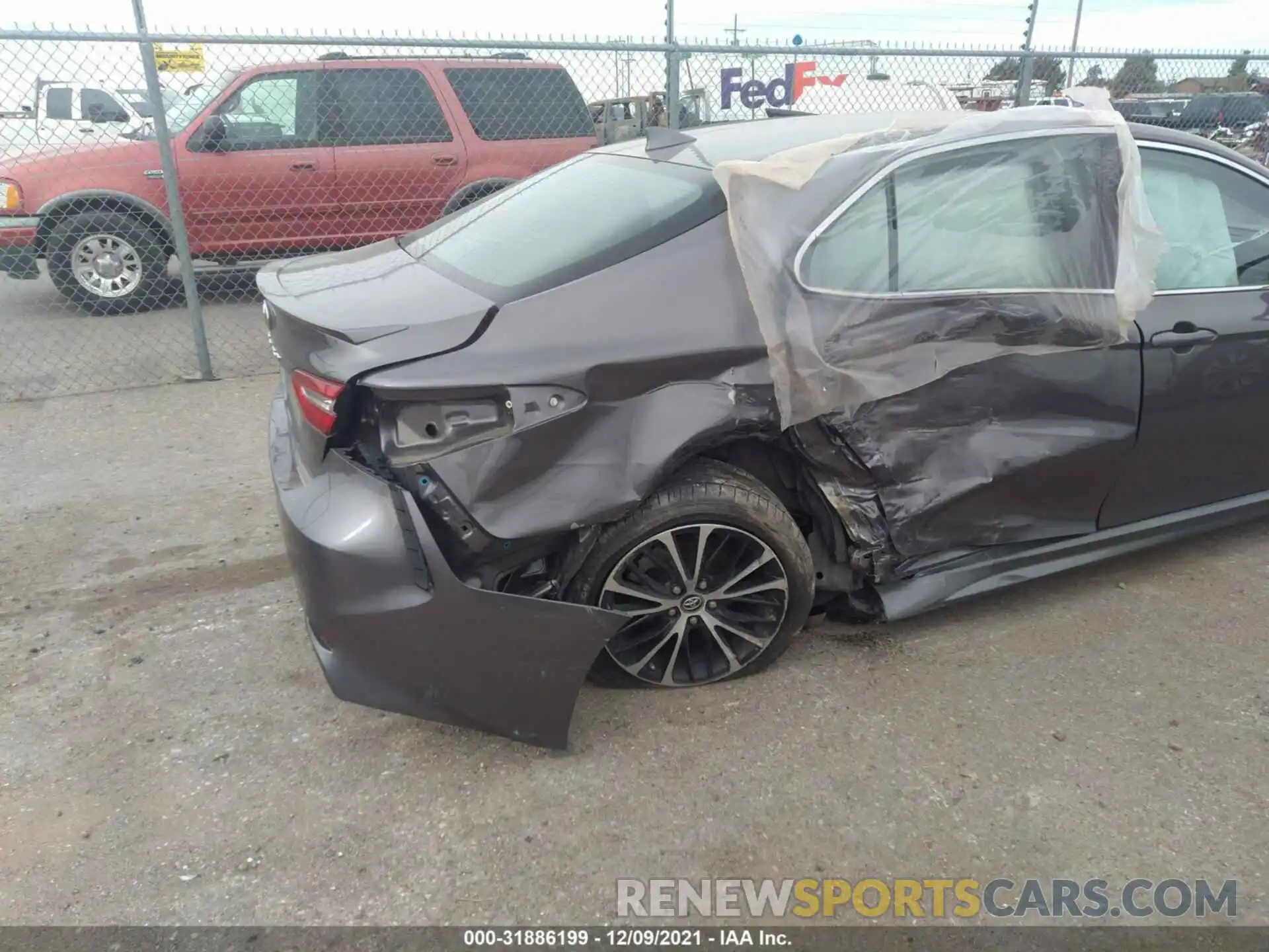 6 Photograph of a damaged car 4T1B11HK5KU739342 TOYOTA CAMRY 2019