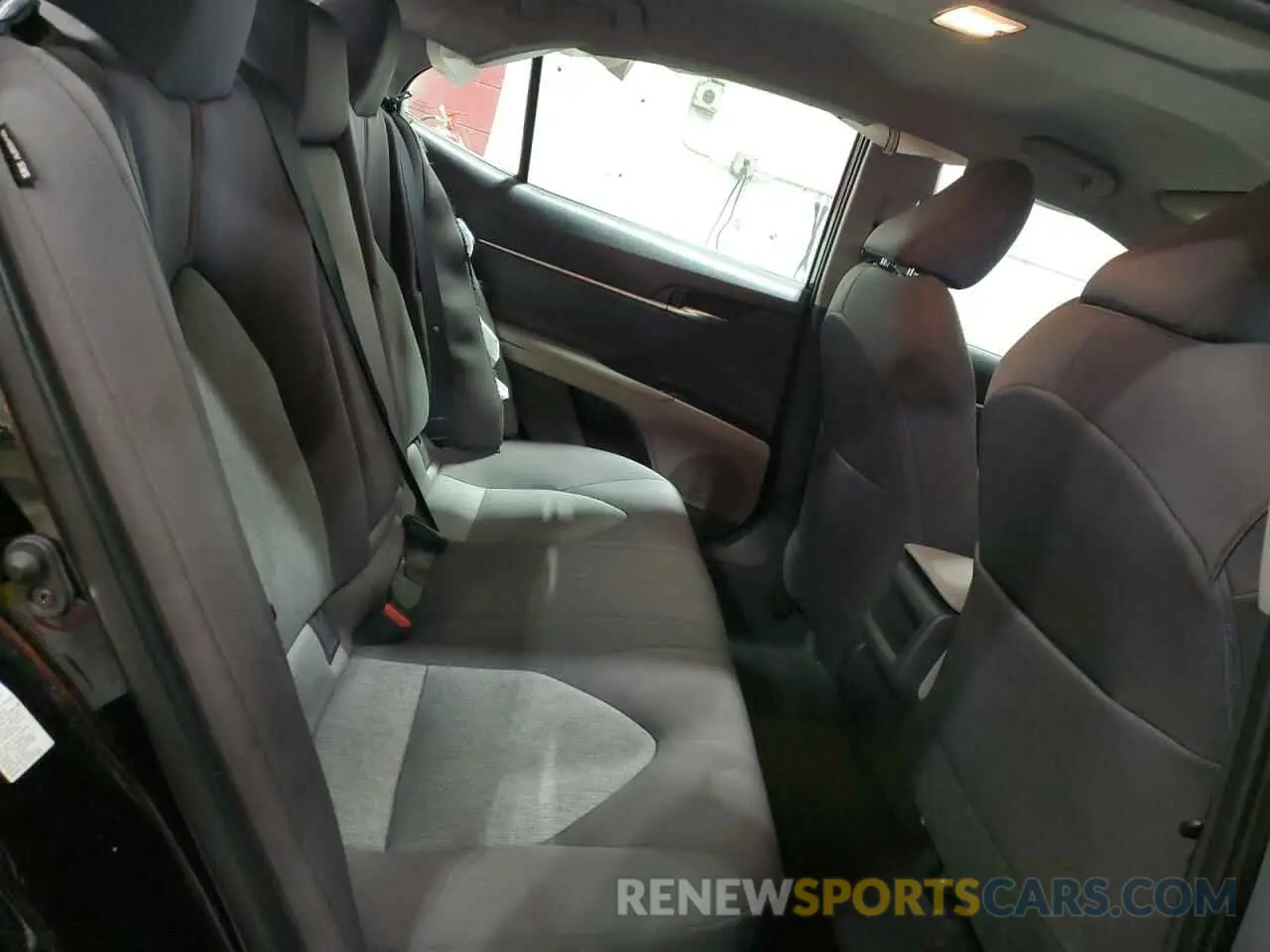10 Photograph of a damaged car 4T1B11HK5KU740748 TOYOTA CAMRY 2019