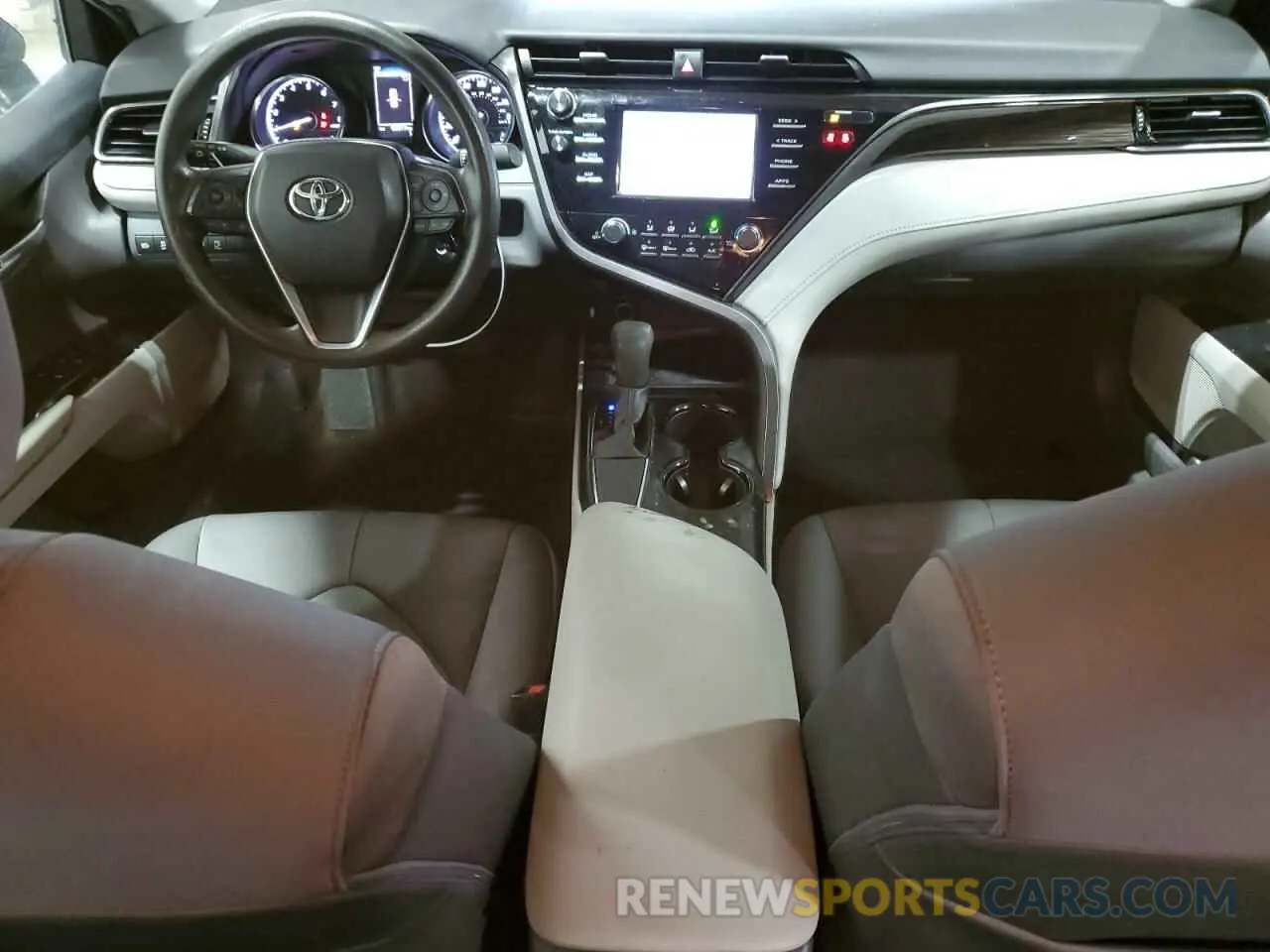 8 Photograph of a damaged car 4T1B11HK5KU740748 TOYOTA CAMRY 2019