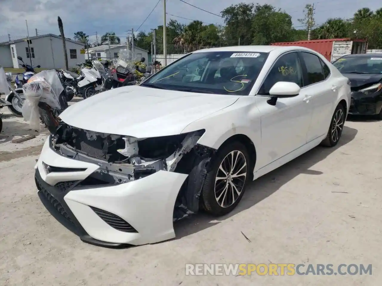 2 Photograph of a damaged car 4T1B11HK5KU742760 TOYOTA CAMRY 2019