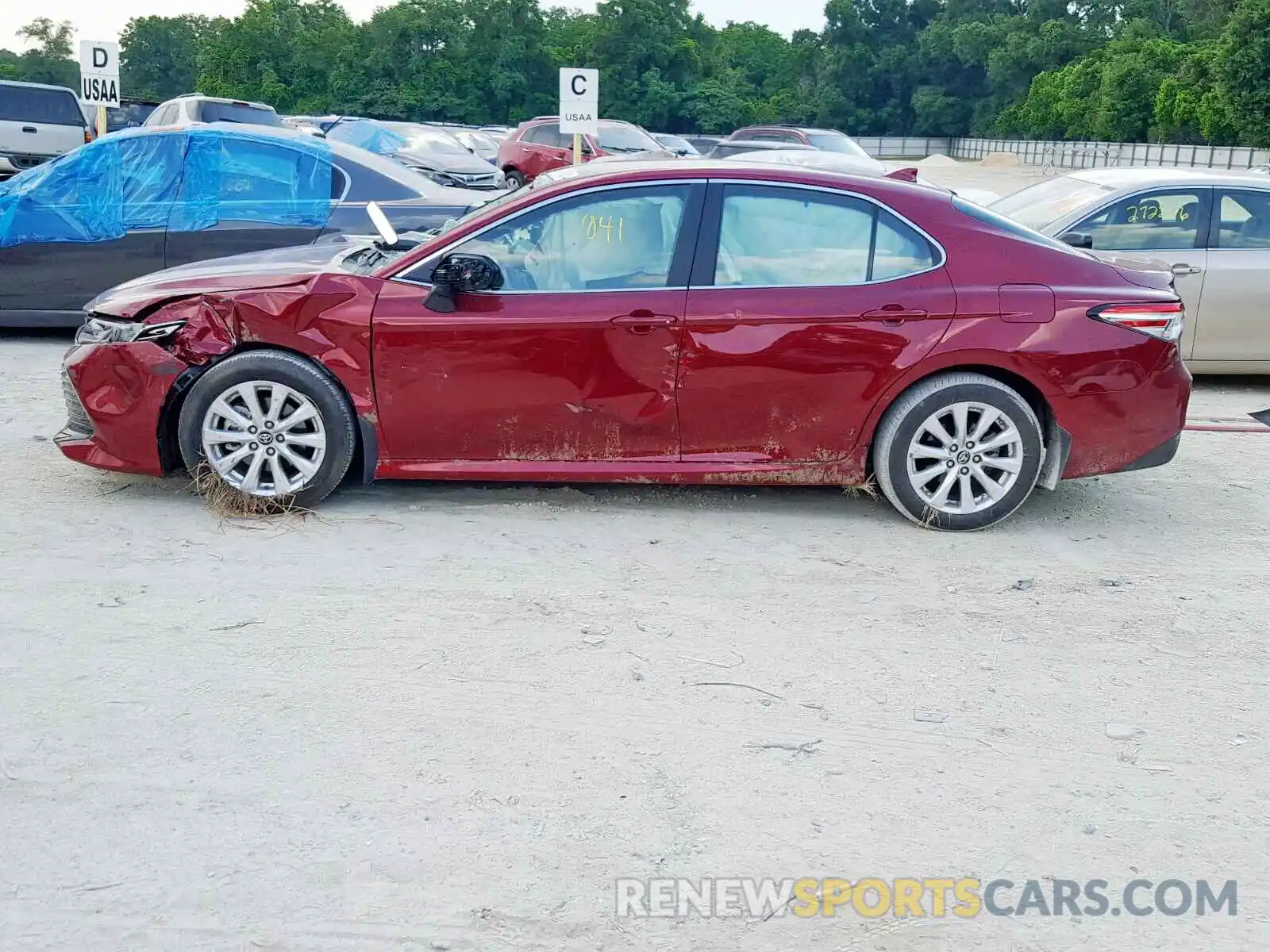 9 Photograph of a damaged car 4T1B11HK5KU746128 TOYOTA CAMRY 2019