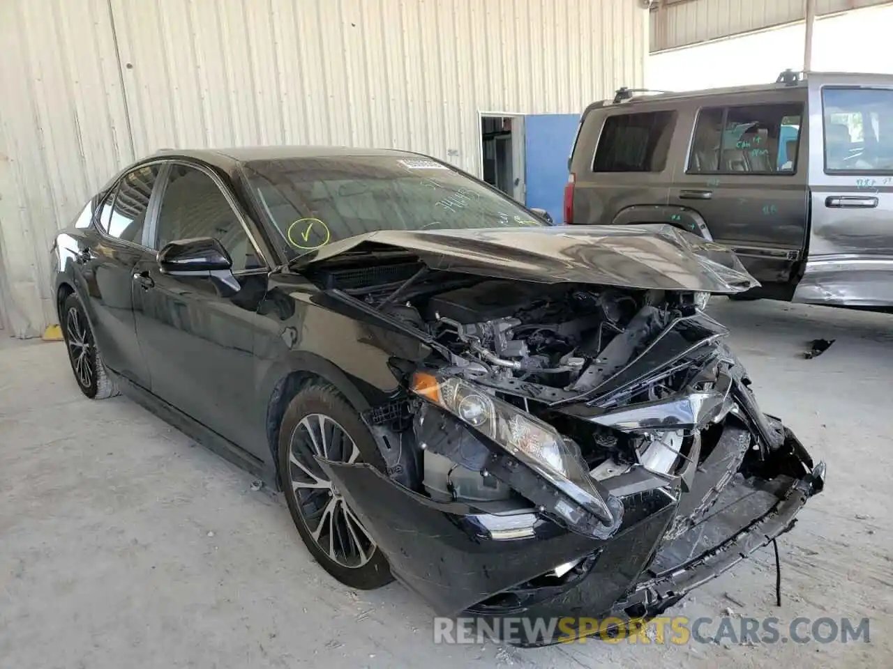 1 Photograph of a damaged car 4T1B11HK5KU746453 TOYOTA CAMRY 2019