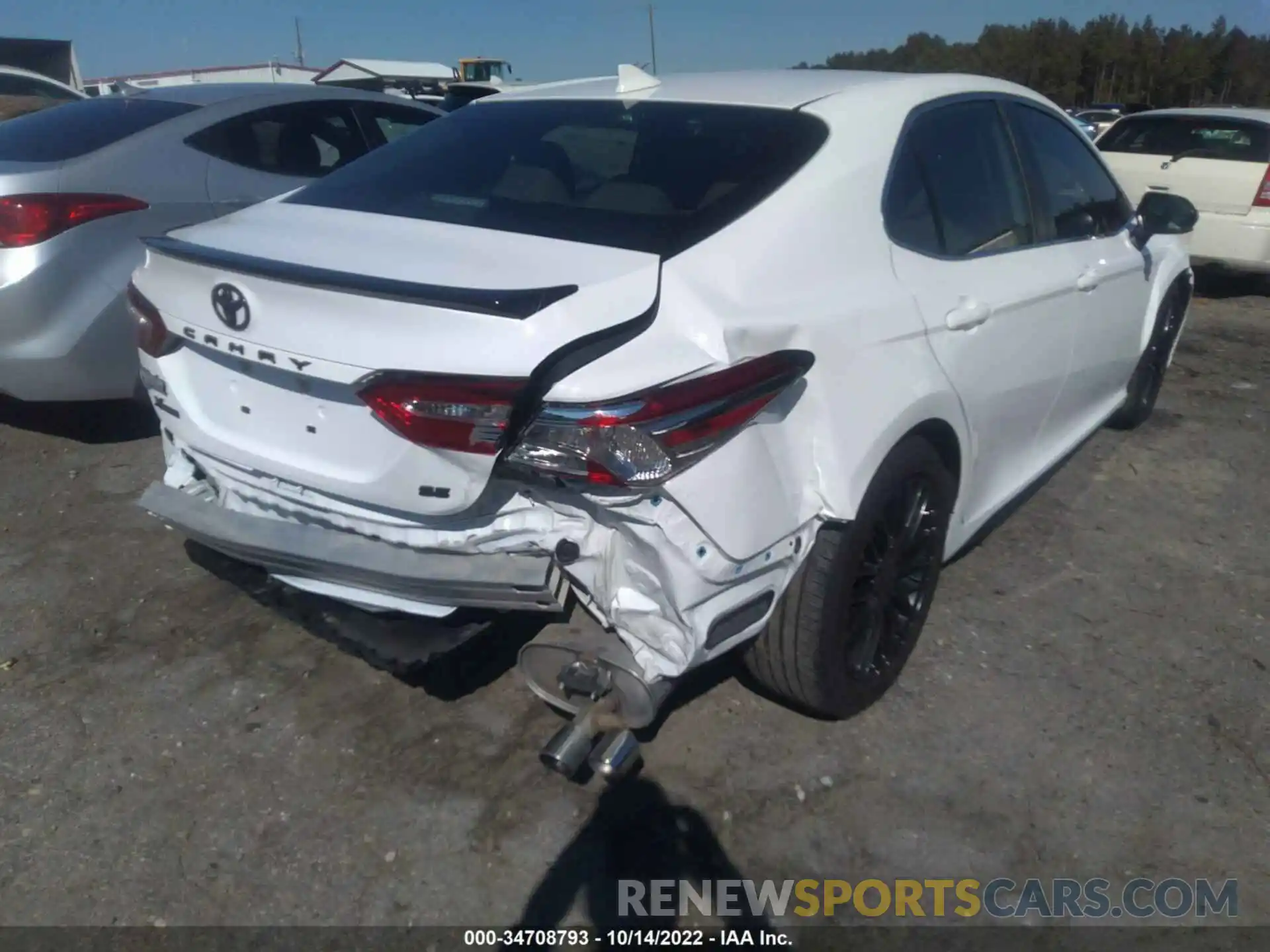 6 Photograph of a damaged car 4T1B11HK5KU747036 TOYOTA CAMRY 2019