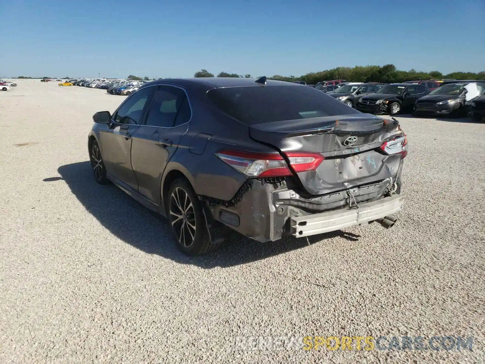 3 Photograph of a damaged car 4T1B11HK5KU747165 TOYOTA CAMRY 2019