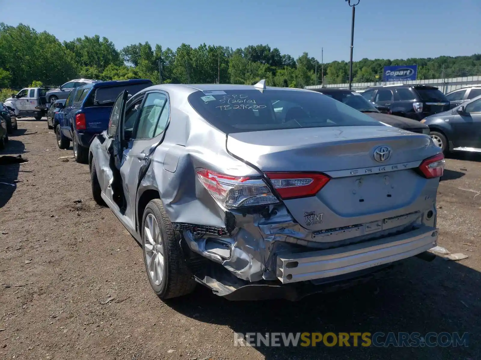 3 Photograph of a damaged car 4T1B11HK5KU752334 TOYOTA CAMRY 2019