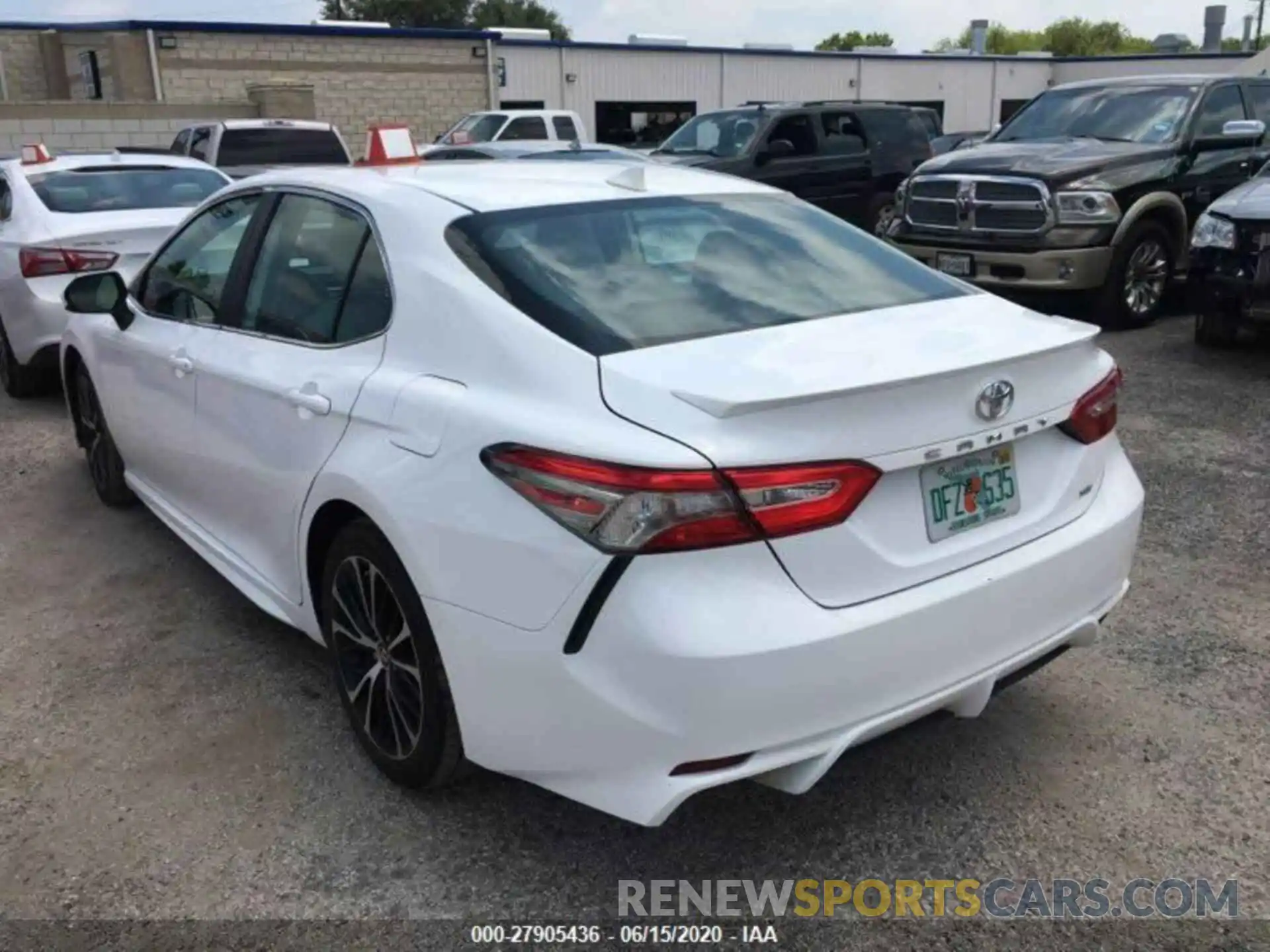 5 Photograph of a damaged car 4T1B11HK5KU755377 TOYOTA CAMRY 2019