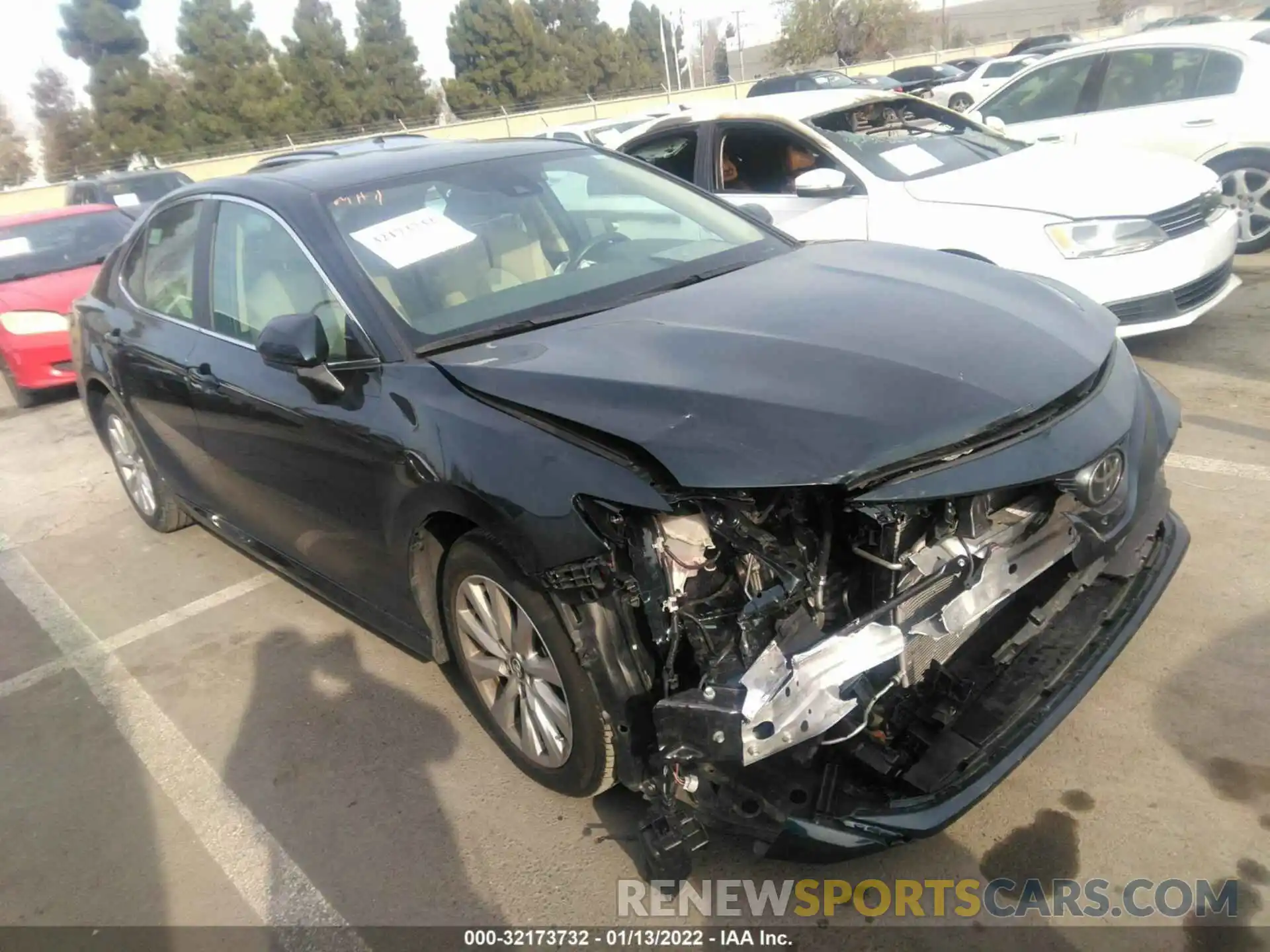 1 Photograph of a damaged car 4T1B11HK5KU757209 TOYOTA CAMRY 2019