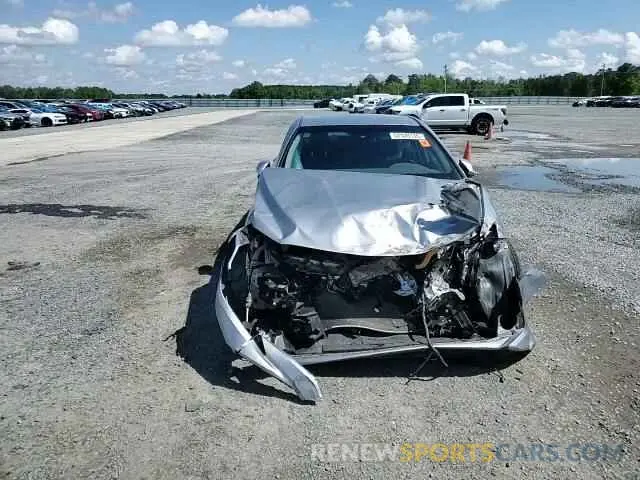 11 Photograph of a damaged car 4T1B11HK5KU758053 TOYOTA CAMRY 2019