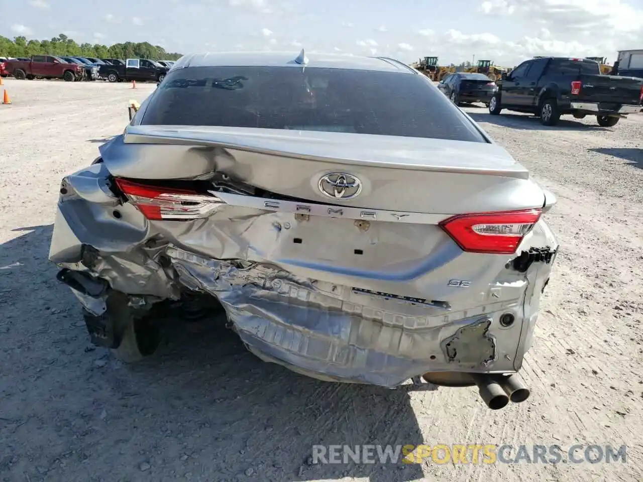 9 Photograph of a damaged car 4T1B11HK5KU760398 TOYOTA CAMRY 2019