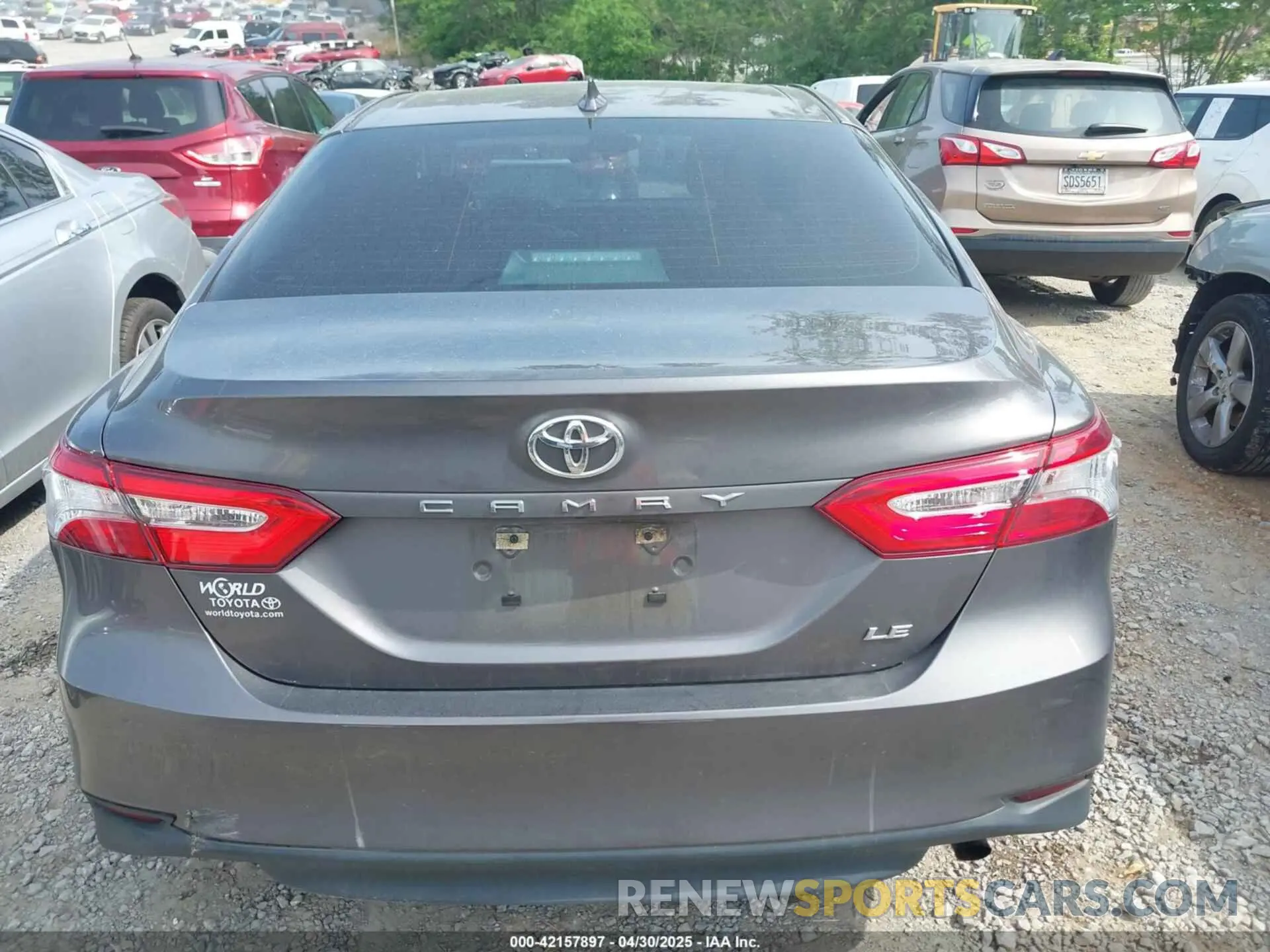 16 Photograph of a damaged car 4T1B11HK5KU762586 TOYOTA CAMRY 2019