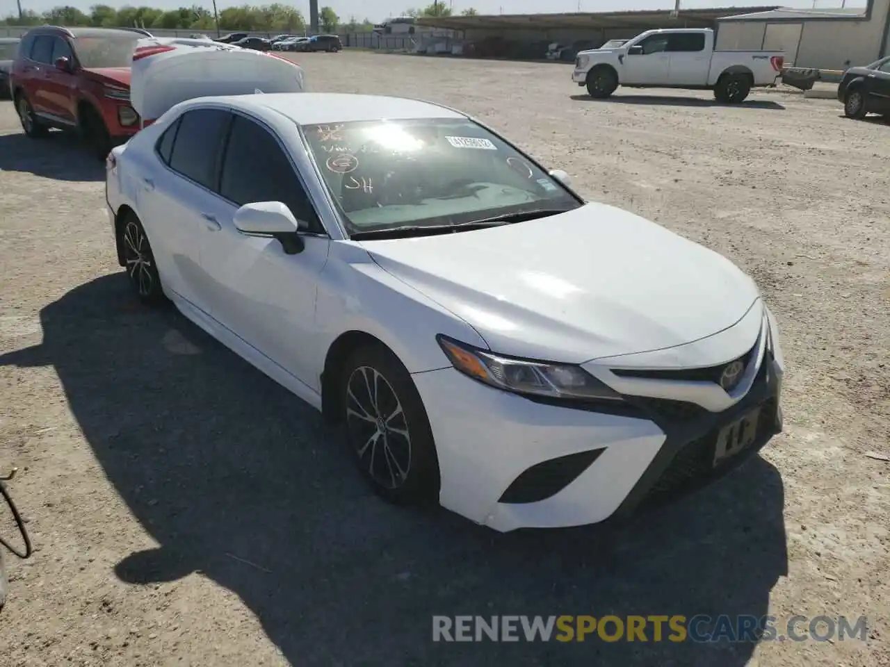 1 Photograph of a damaged car 4T1B11HK5KU764046 TOYOTA CAMRY 2019