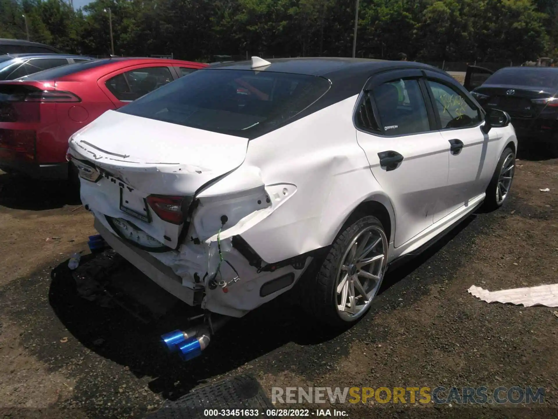 4 Photograph of a damaged car 4T1B11HK5KU764175 TOYOTA CAMRY 2019