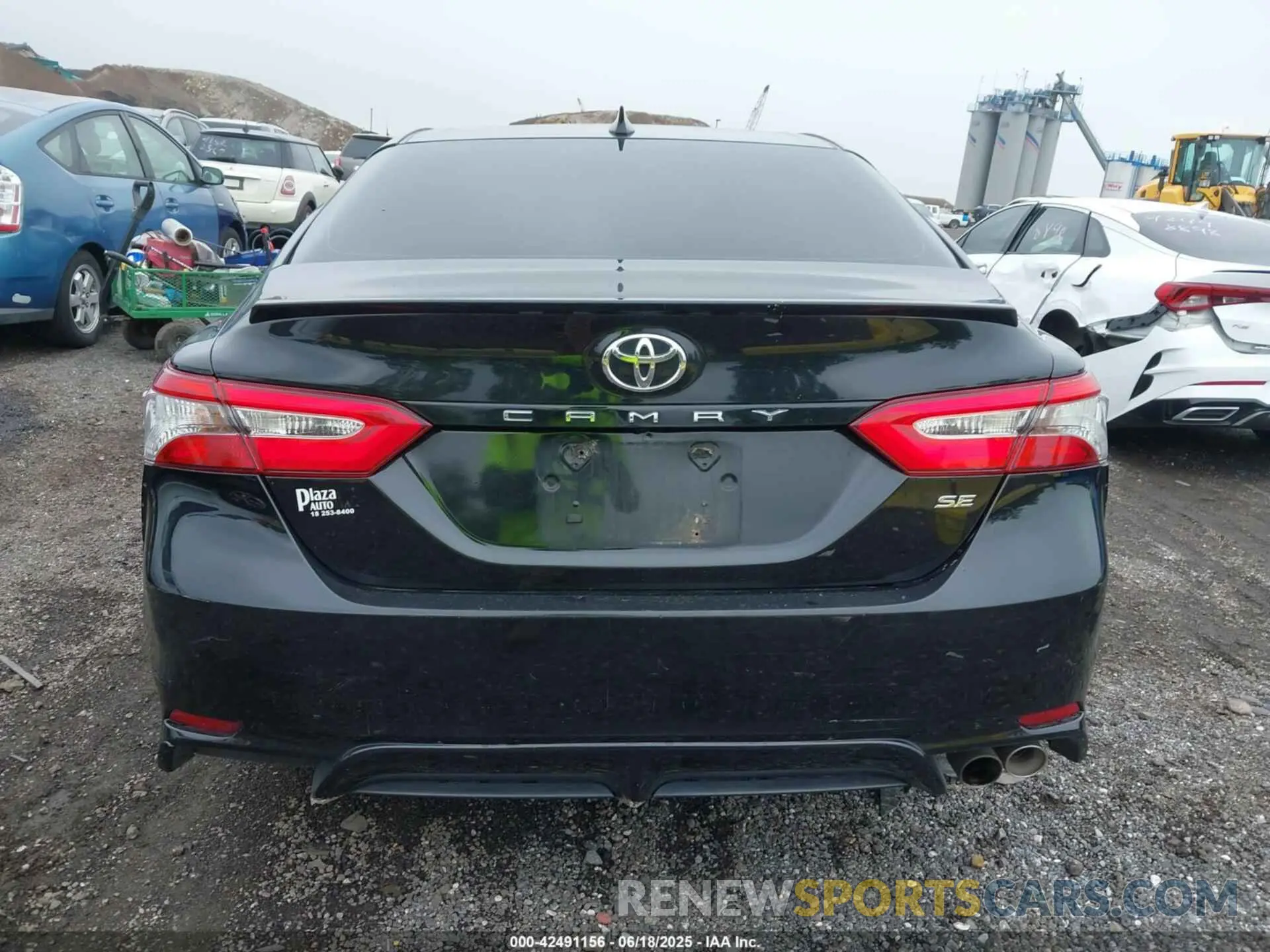 16 Photograph of a damaged car 4T1B11HK5KU768825 TOYOTA CAMRY 2019