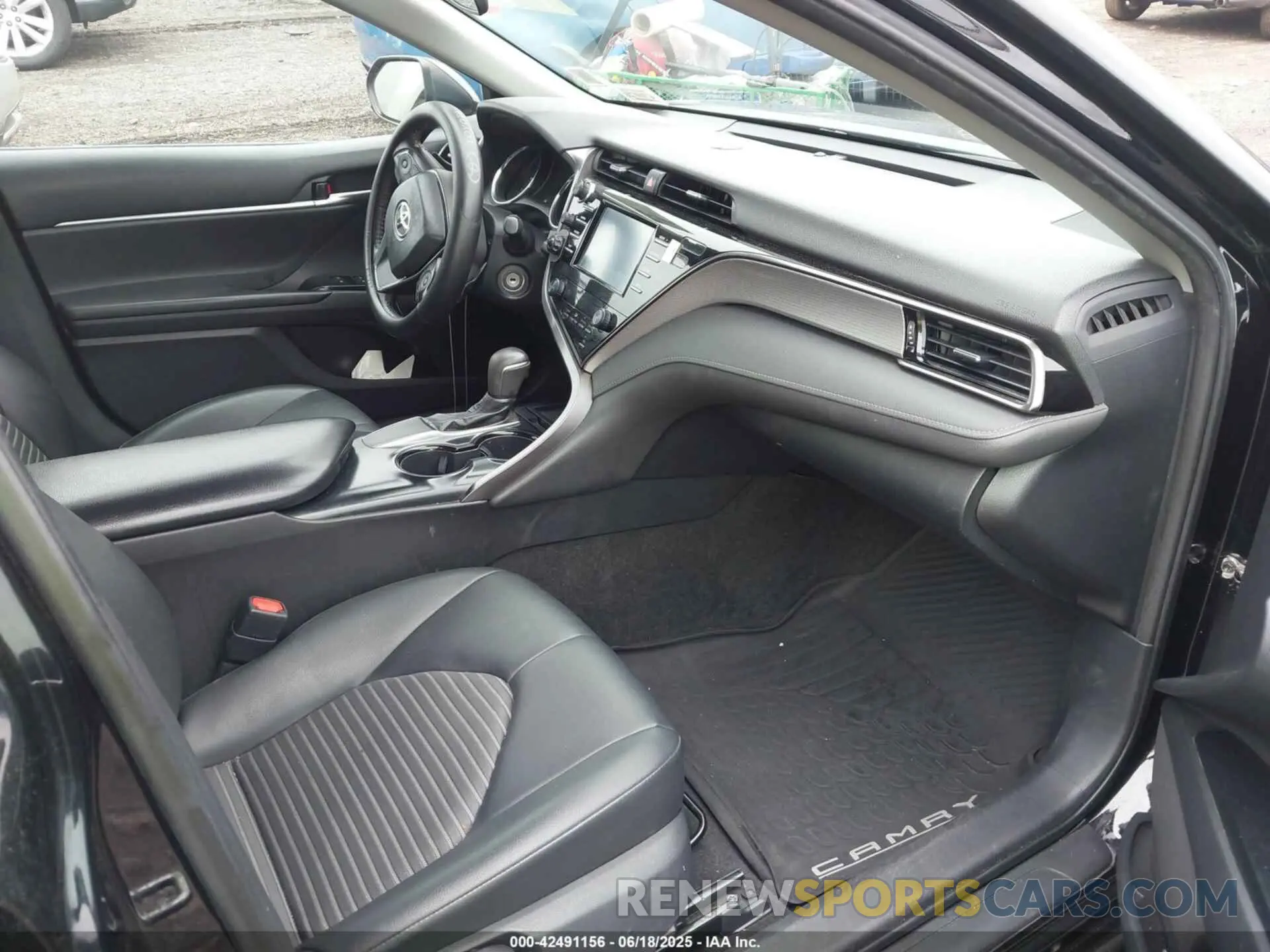 5 Photograph of a damaged car 4T1B11HK5KU768825 TOYOTA CAMRY 2019