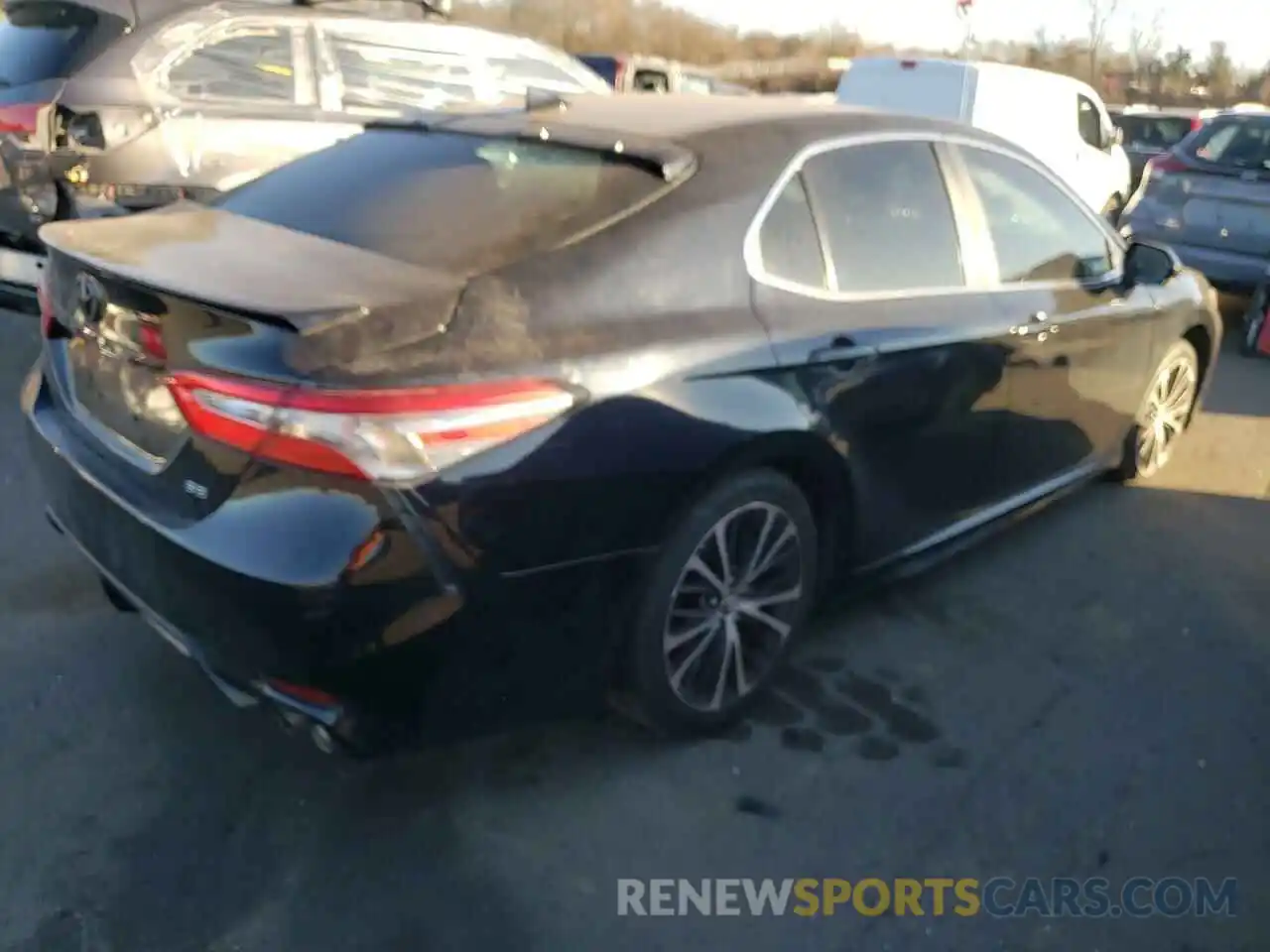 3 Photograph of a damaged car 4T1B11HK5KU769179 TOYOTA CAMRY 2019