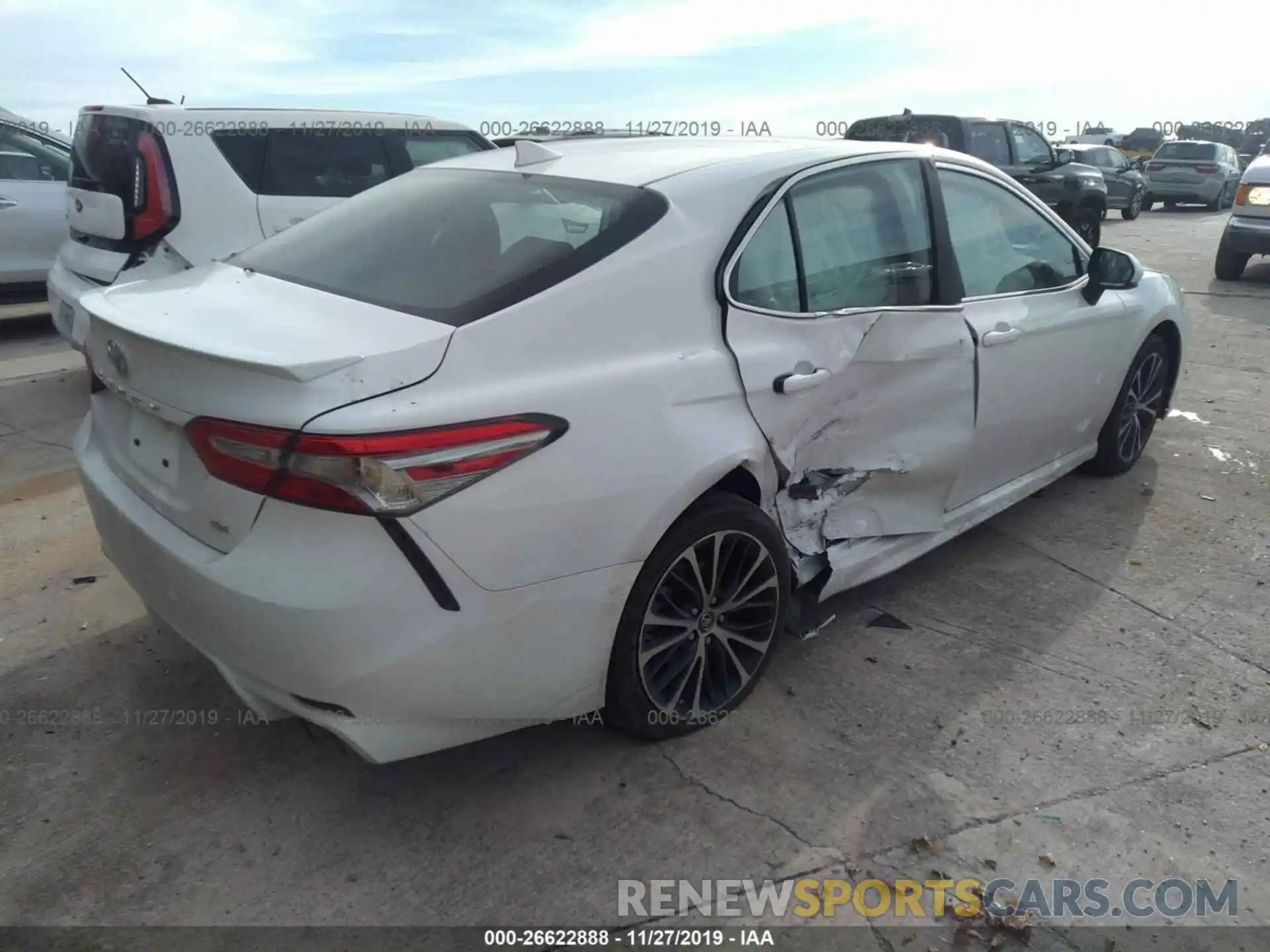 4 Photograph of a damaged car 4T1B11HK5KU773295 TOYOTA CAMRY 2019