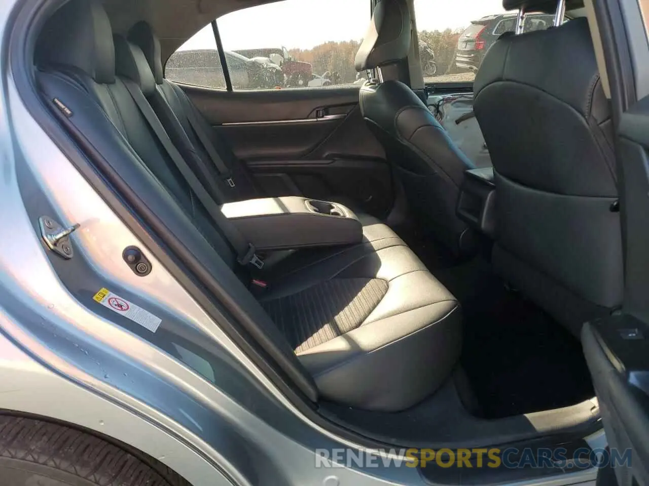 10 Photograph of a damaged car 4T1B11HK5KU773863 TOYOTA CAMRY 2019