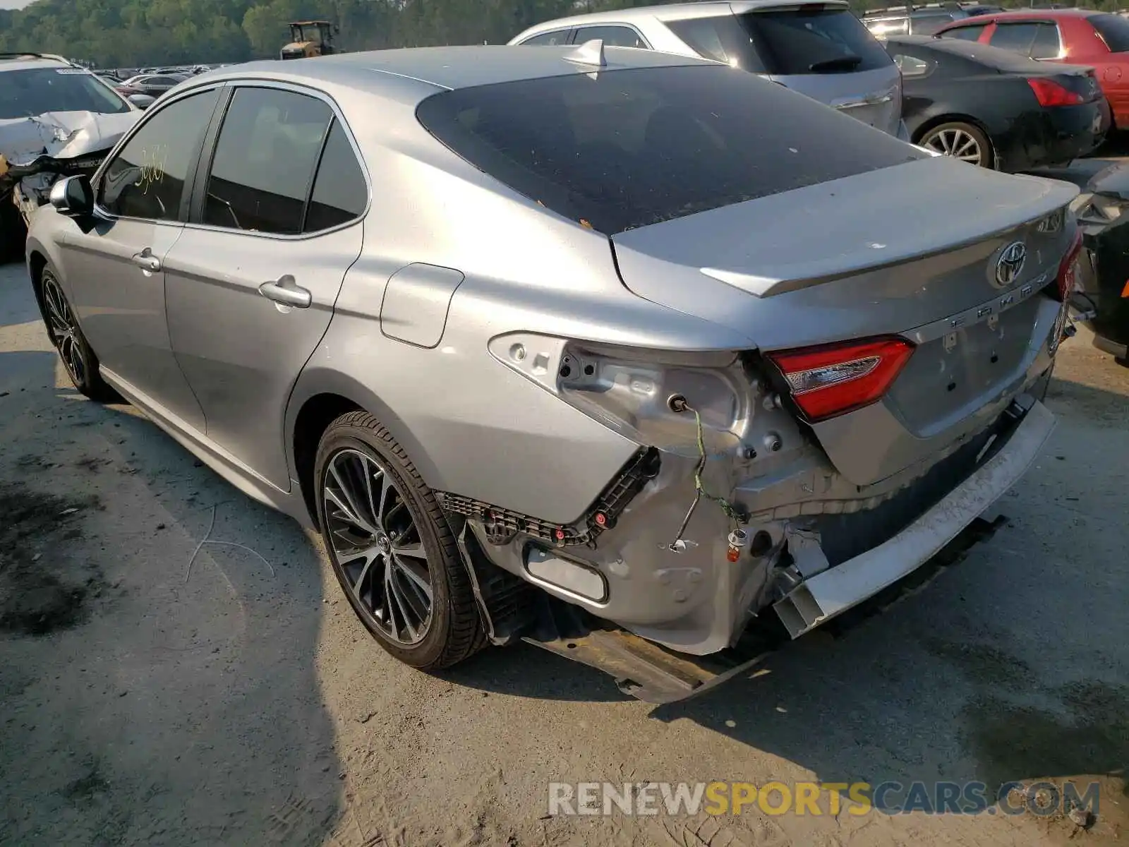 3 Photograph of a damaged car 4T1B11HK5KU778769 TOYOTA CAMRY 2019