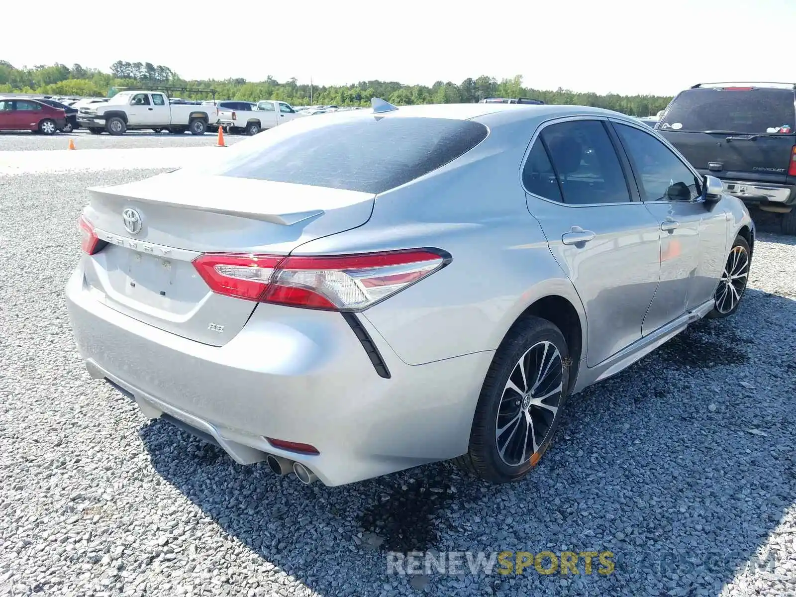 4 Photograph of a damaged car 4T1B11HK5KU788072 TOYOTA CAMRY 2019