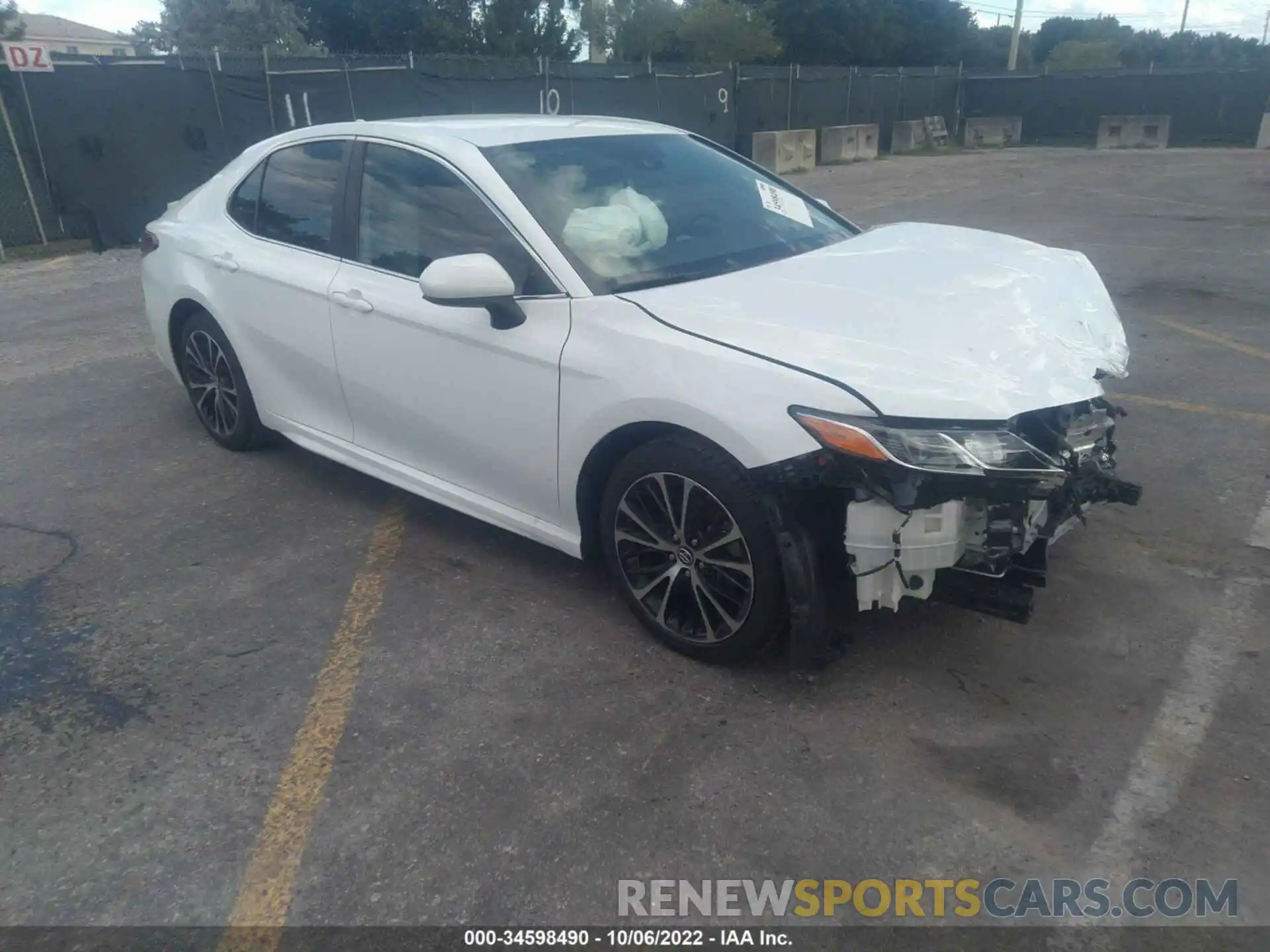 1 Photograph of a damaged car 4T1B11HK5KU795412 TOYOTA CAMRY 2019