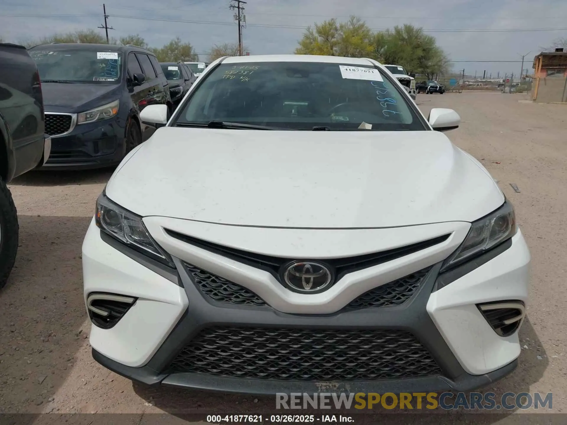 11 Photograph of a damaged car 4T1B11HK5KU798312 TOYOTA CAMRY 2019