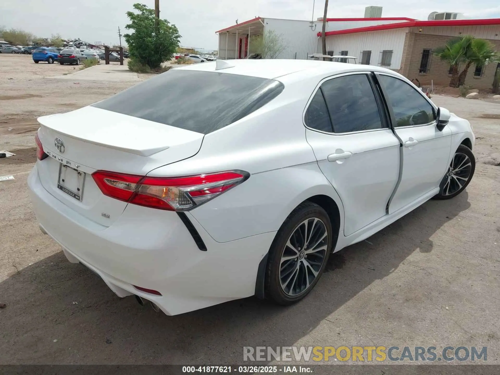 4 Photograph of a damaged car 4T1B11HK5KU798312 TOYOTA CAMRY 2019