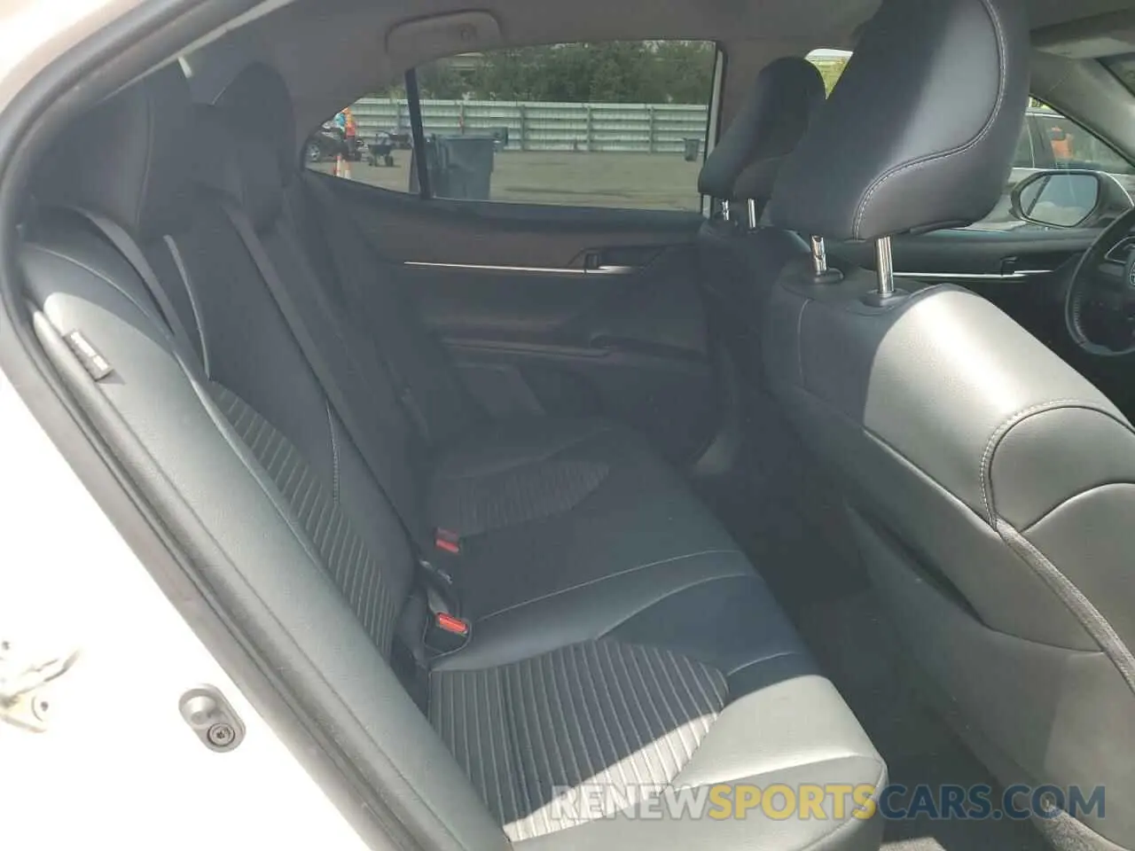 10 Photograph of a damaged car 4T1B11HK5KU799217 TOYOTA CAMRY 2019