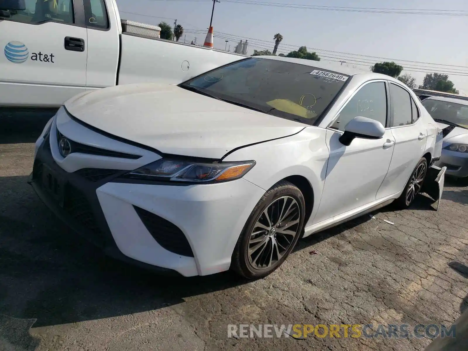 2 Photograph of a damaged car 4T1B11HK5KU801001 TOYOTA CAMRY 2019