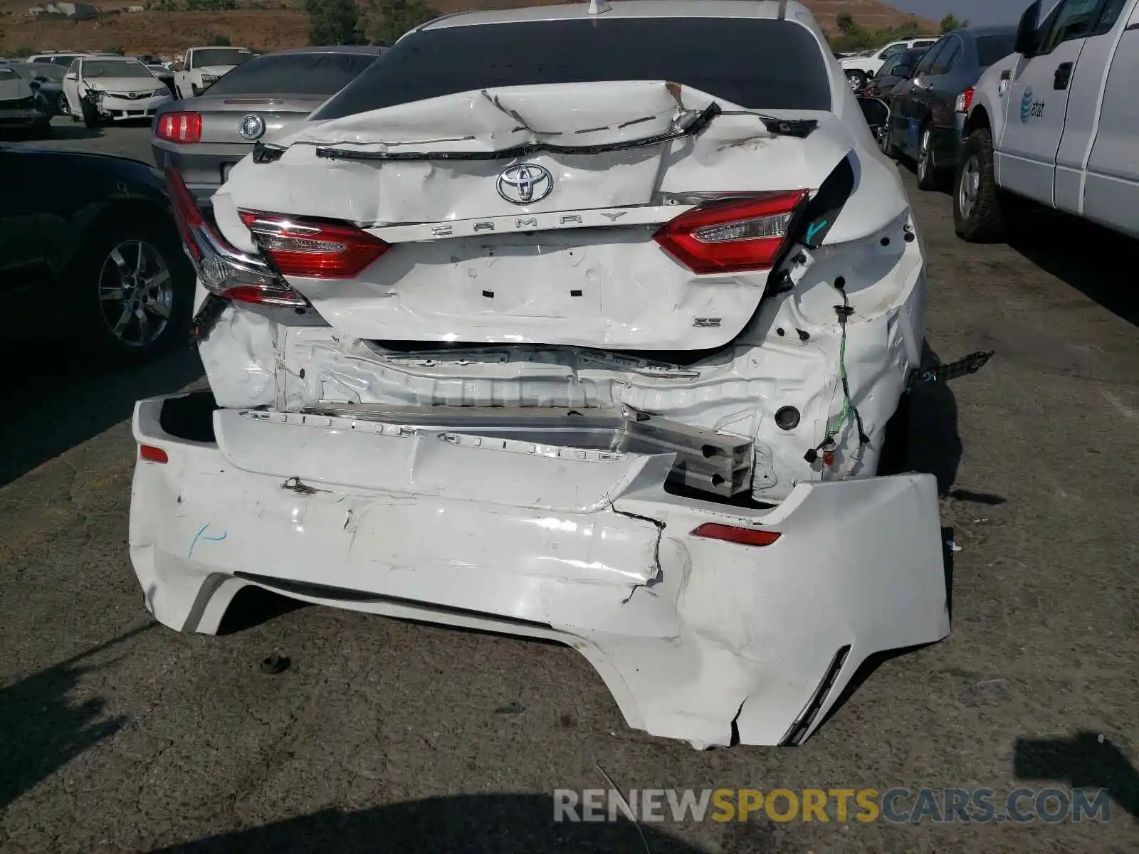 9 Photograph of a damaged car 4T1B11HK5KU801001 TOYOTA CAMRY 2019