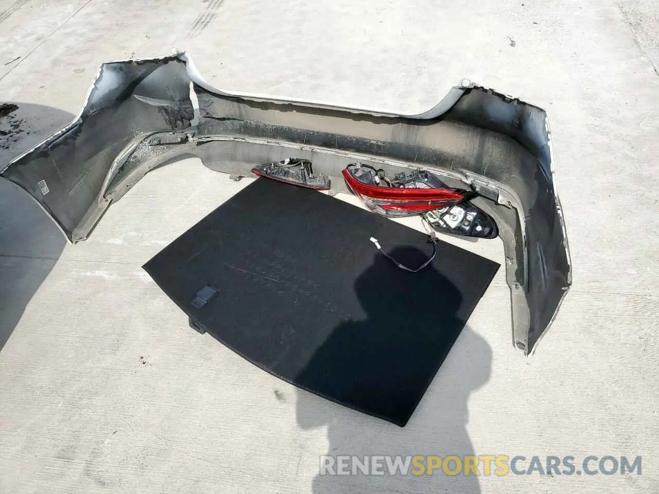12 Photograph of a damaged car 4T1B11HK5KU801760 TOYOTA CAMRY 2019