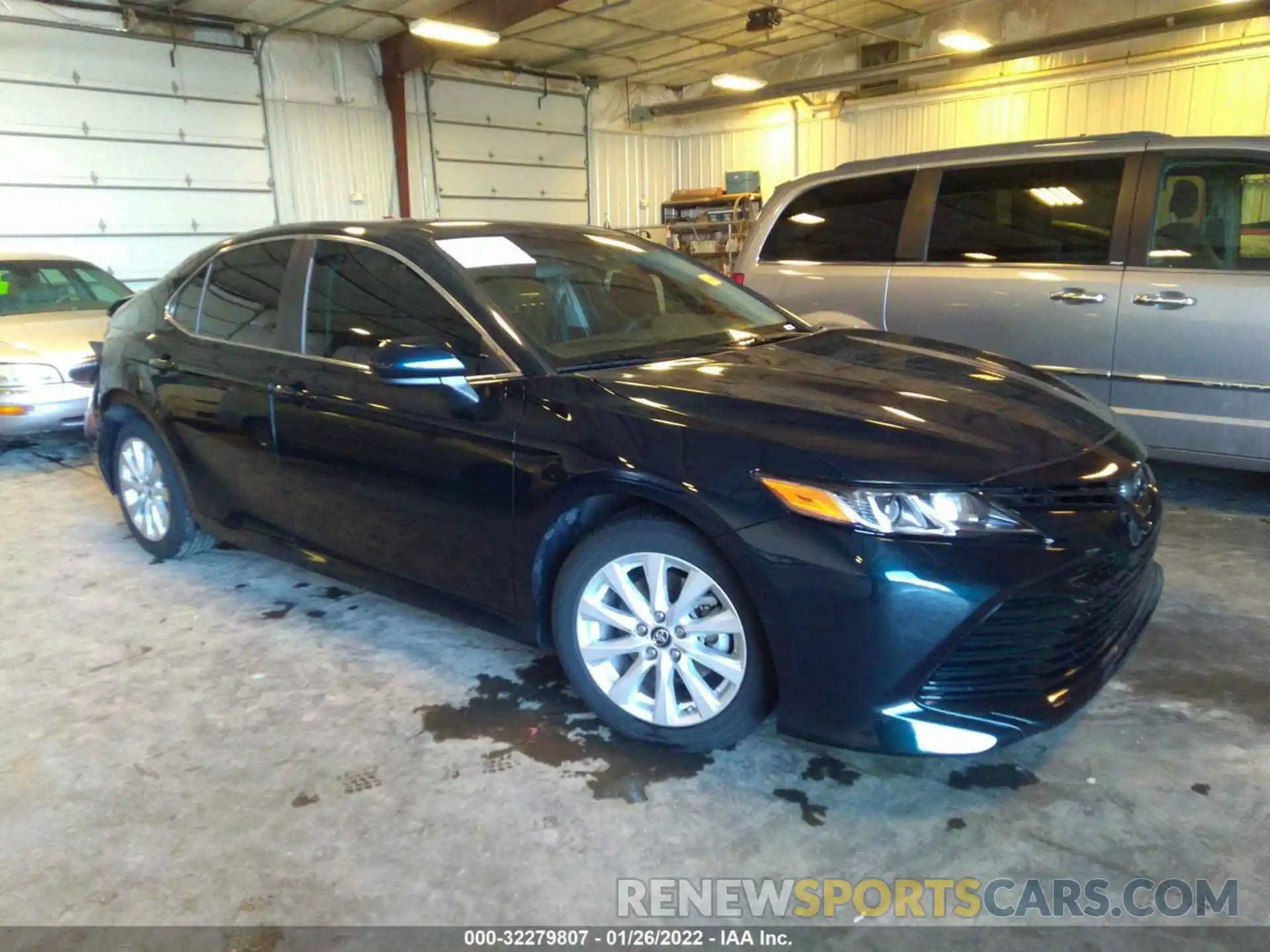 1 Photograph of a damaged car 4T1B11HK5KU805968 TOYOTA CAMRY 2019