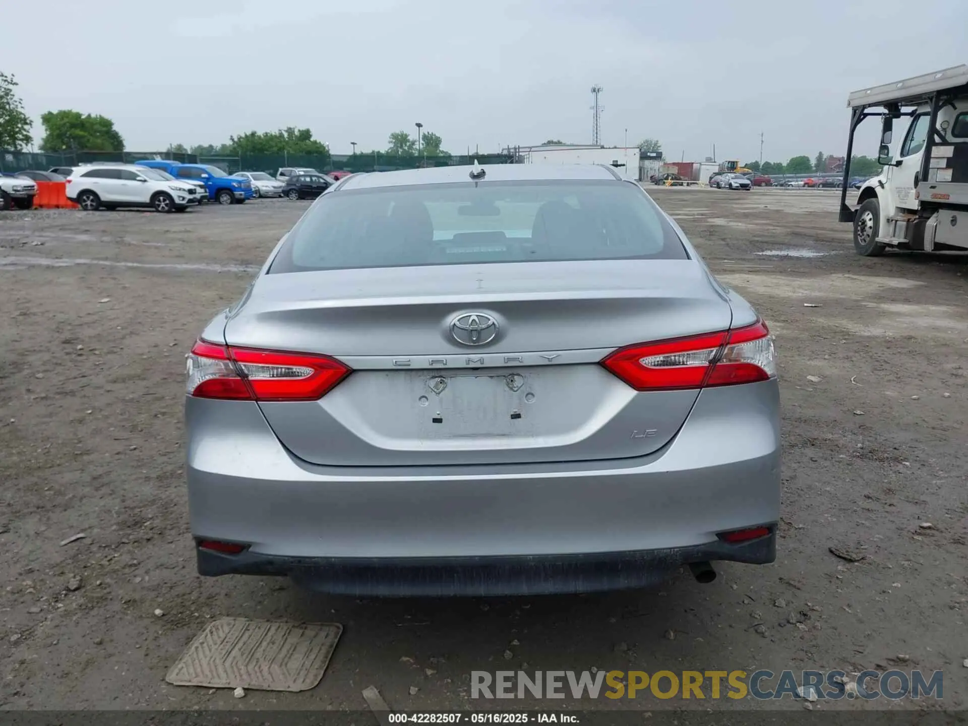 15 Photograph of a damaged car 4T1B11HK5KU813553 TOYOTA CAMRY 2019