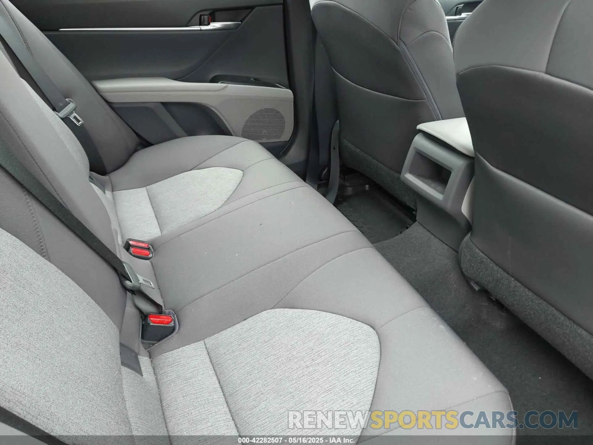 8 Photograph of a damaged car 4T1B11HK5KU813553 TOYOTA CAMRY 2019